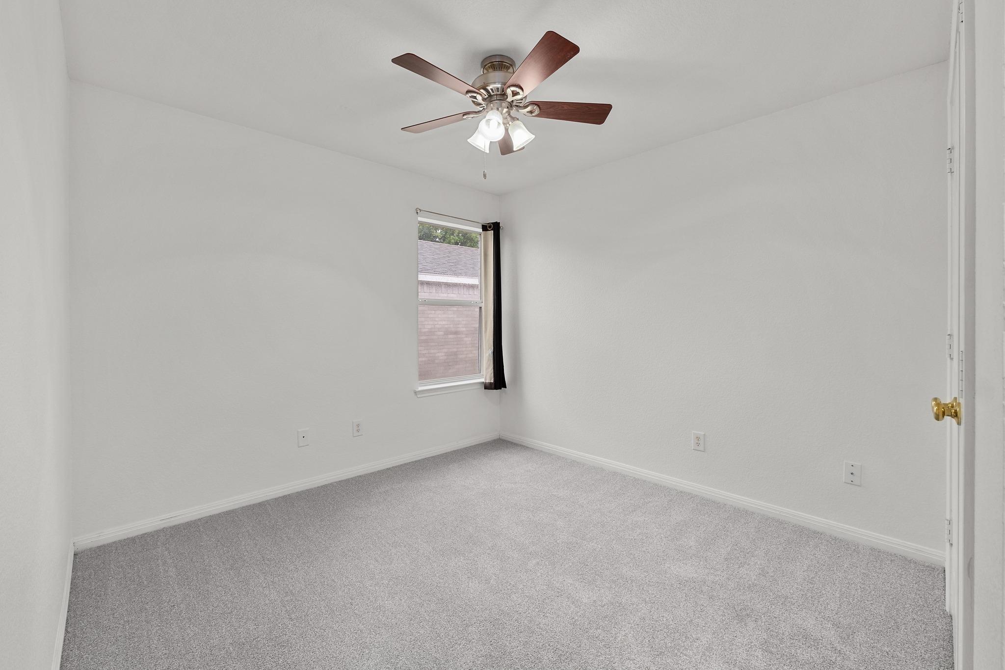 405 Thunderstorm Ave, Lockhart, TX 78644