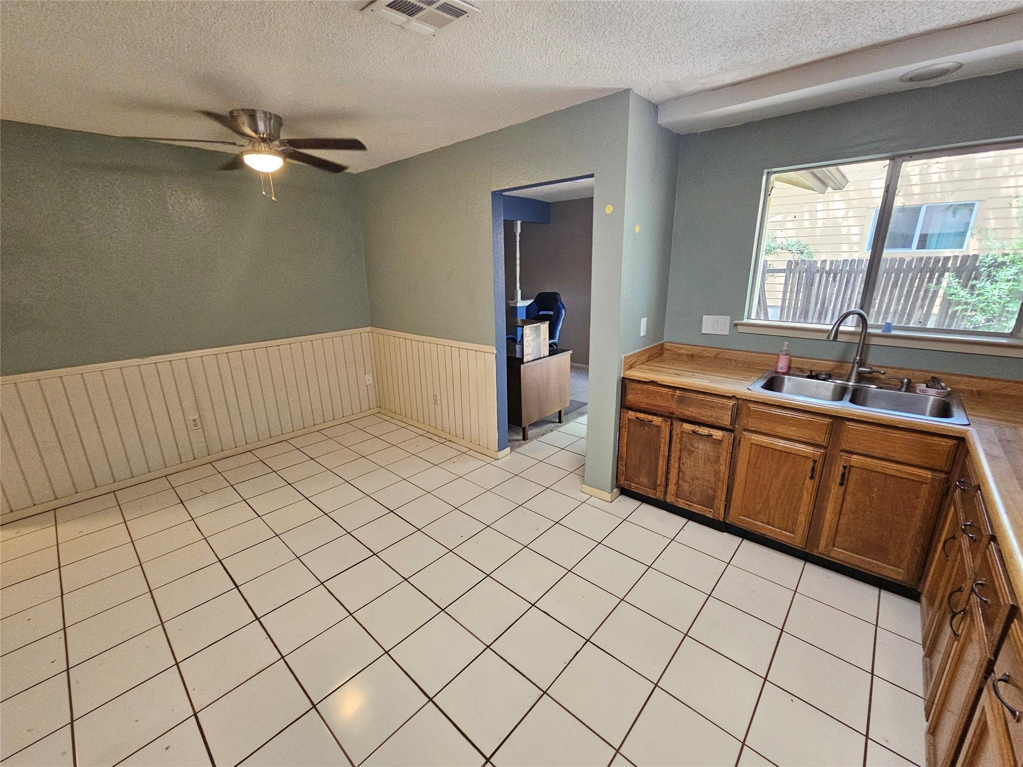 8909 Texas Sun Dr, Austin, TX 78748