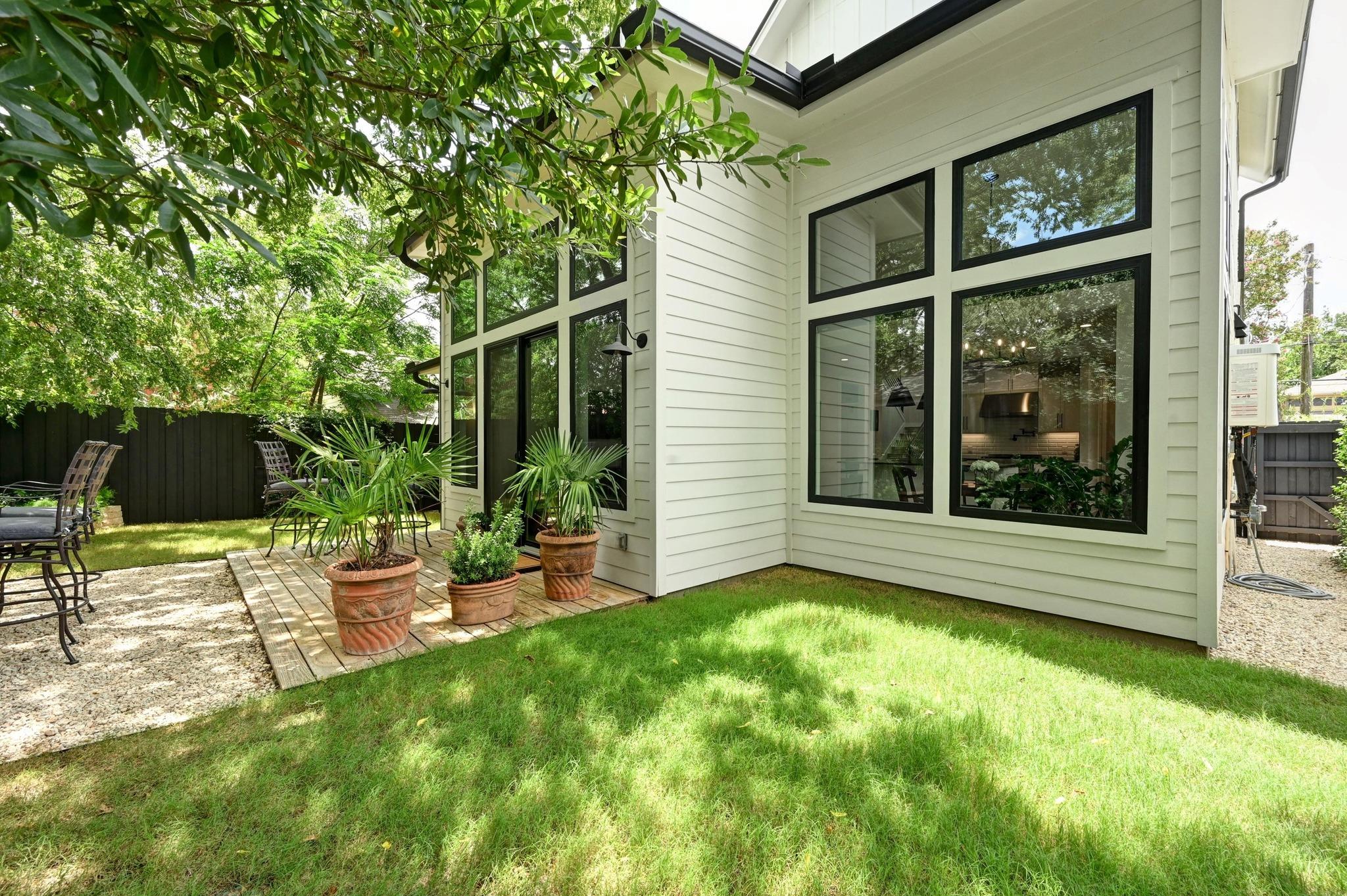 2326 Santa Rosa St, Austin, TX 78702