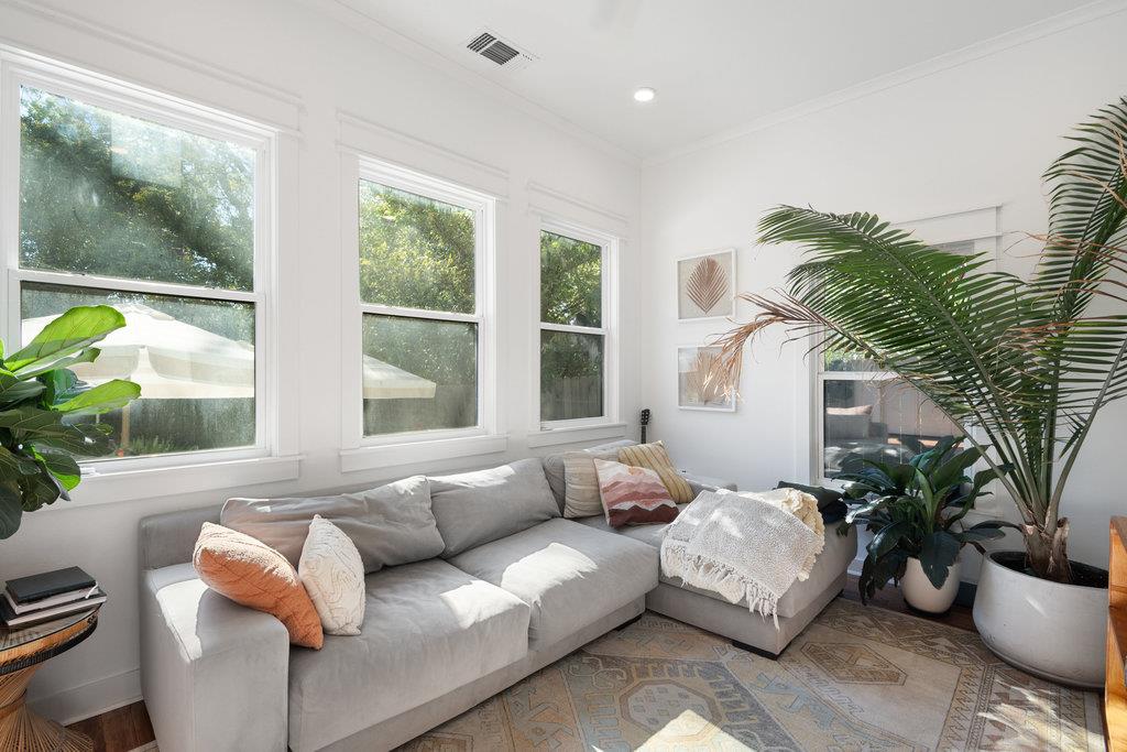 4905 Duval St, Austin, TX 78751