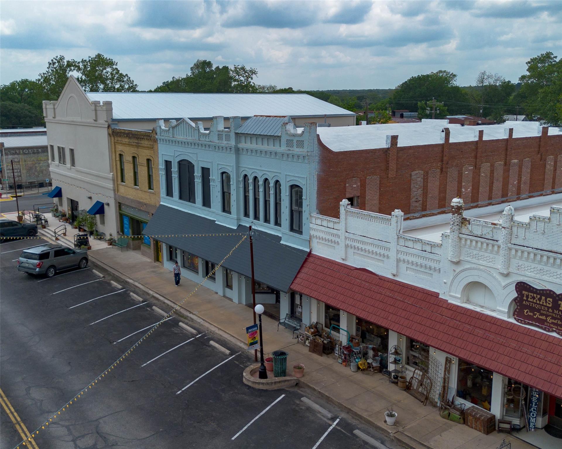 404 Rivers St, Smithville, TX 78957