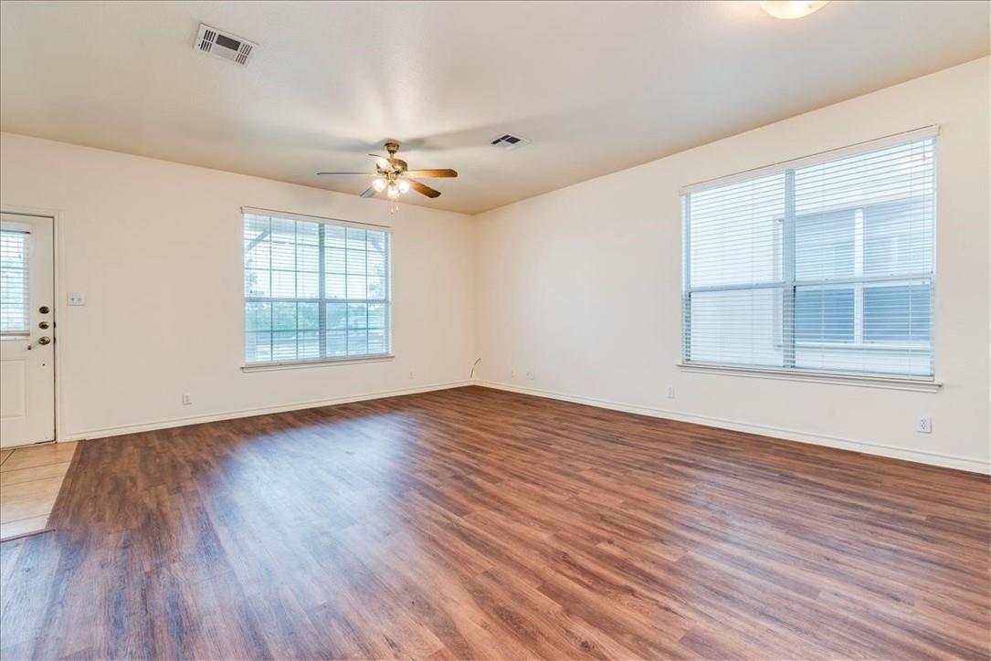 126 Sandstone Dr # F, Jarrell, TX 76537