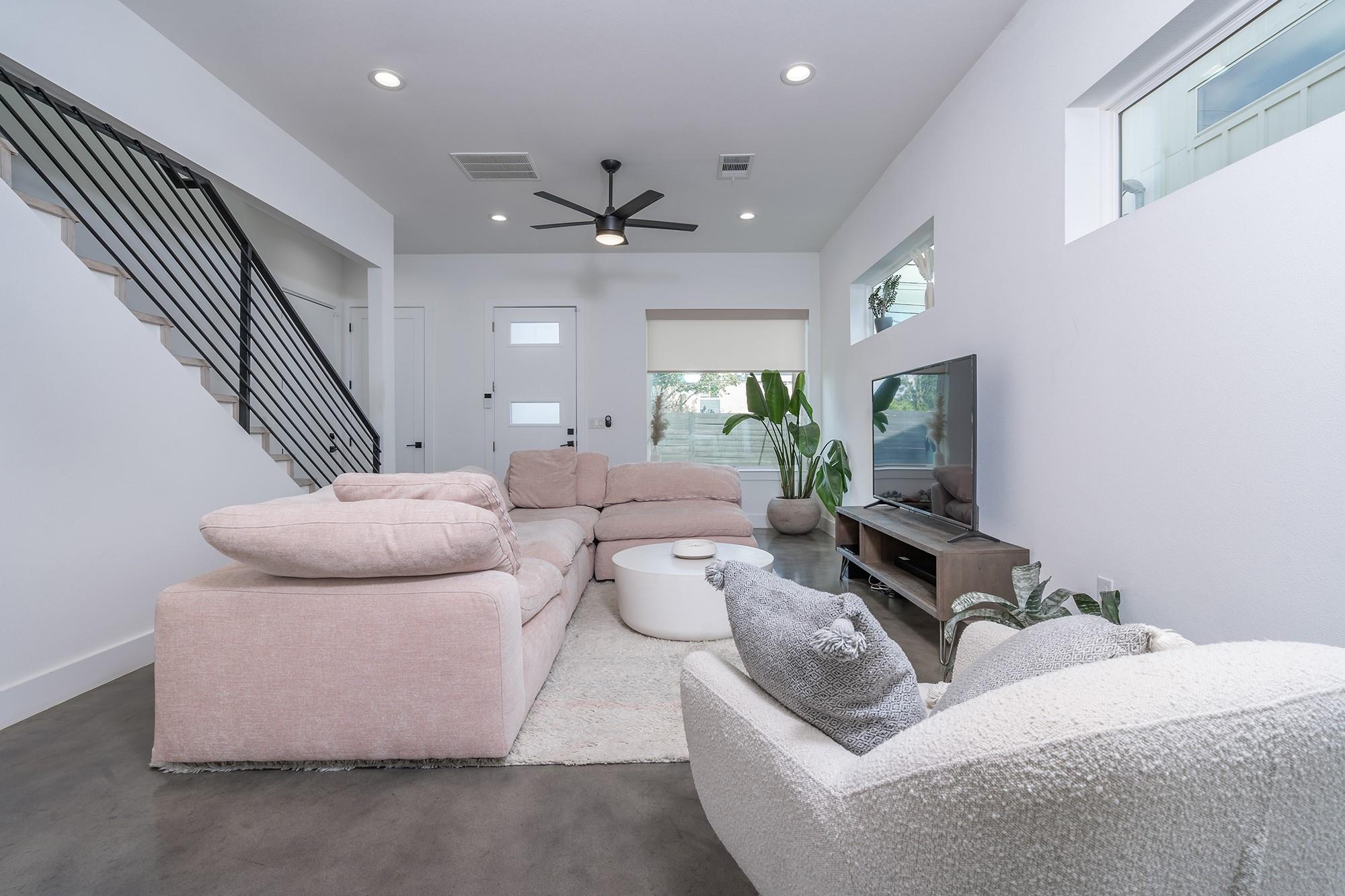 1419 Montopolis Dr # 1, Austin, TX 78741