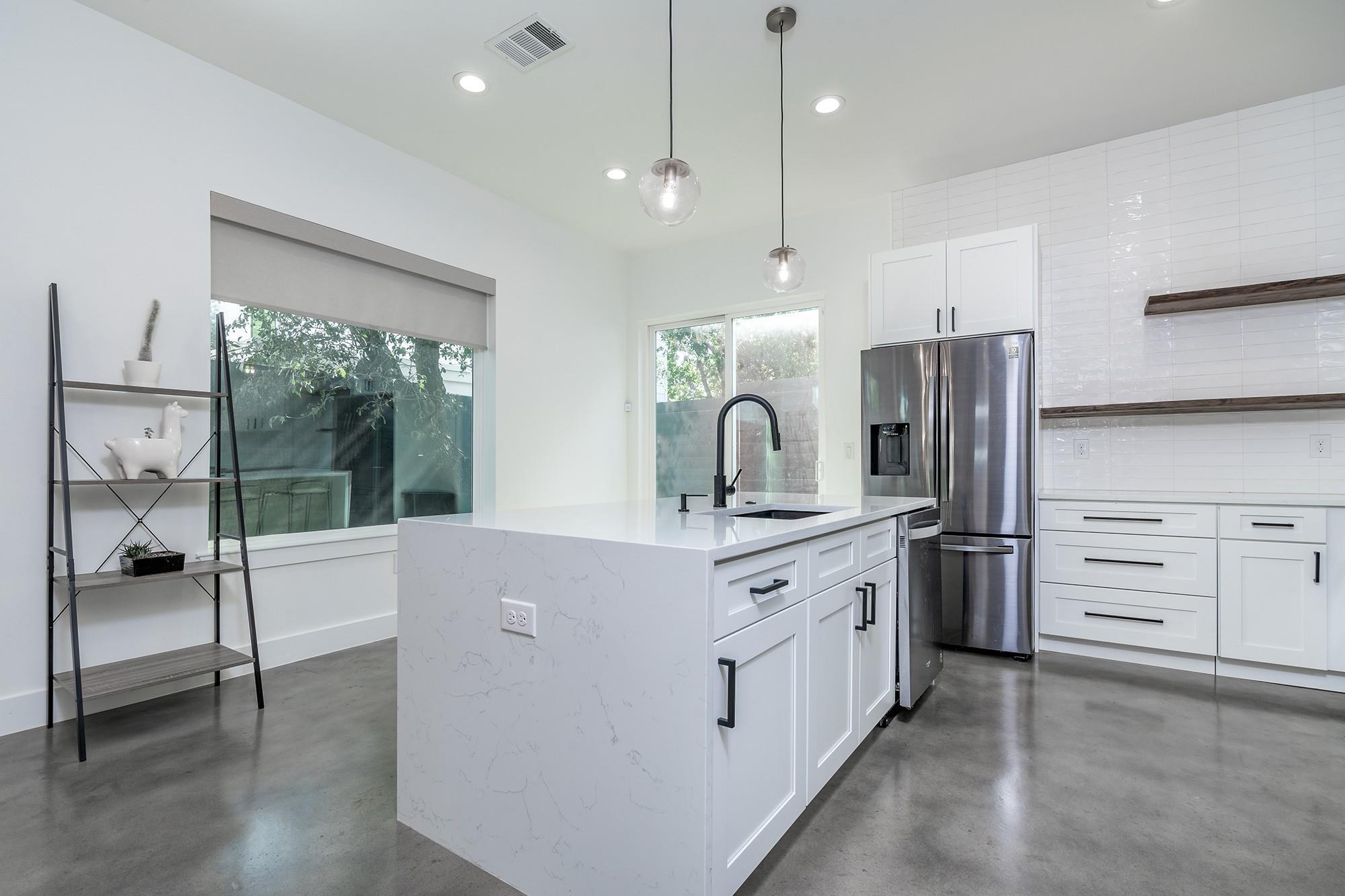 1419 Montopolis Dr # 1, Austin, TX 78741