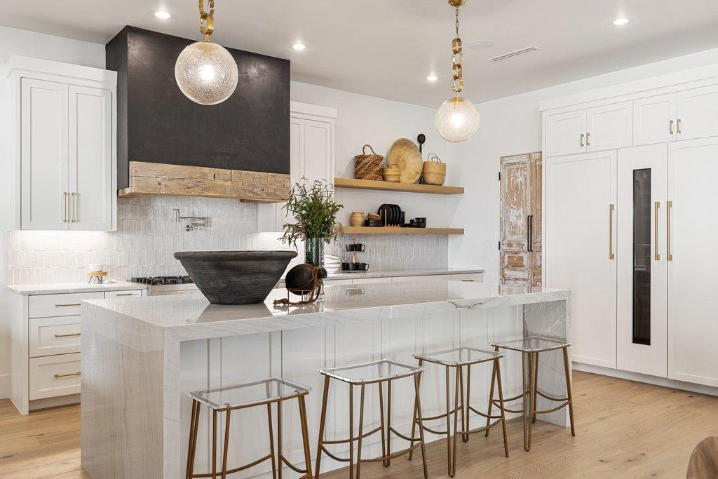 27031 Haynie Flat Rd, Spicewood, TX 78669