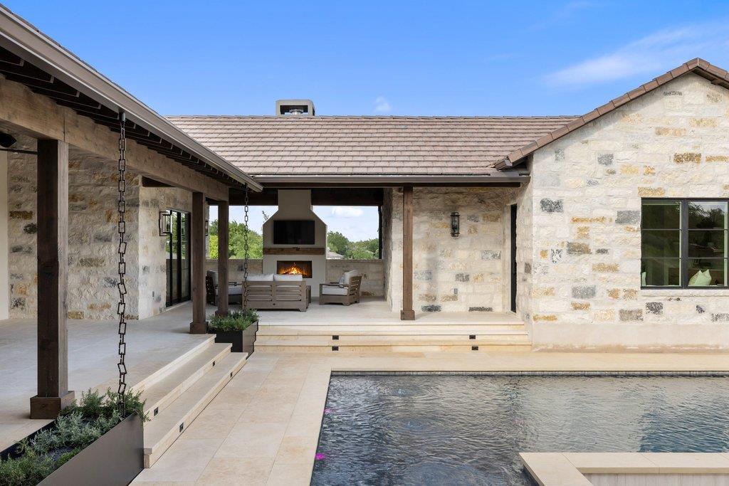 27031 Haynie Flat Rd, Spicewood, TX 78669