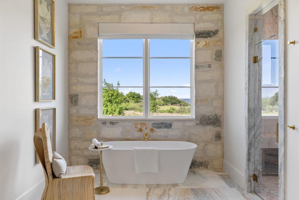 27031 Haynie Flat Rd, Spicewood, TX 78669