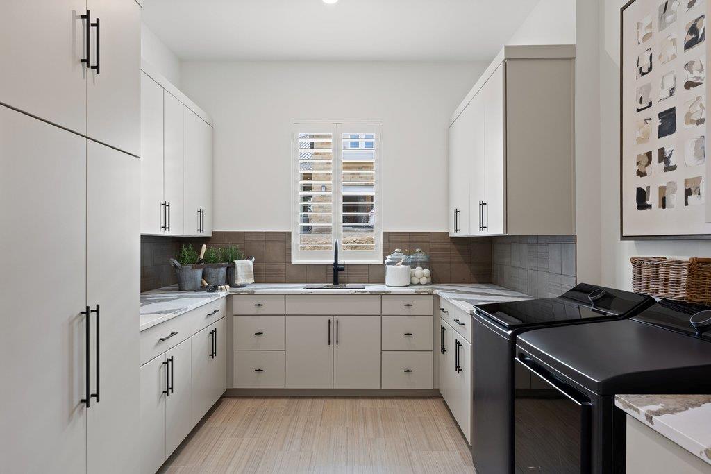 27031 Haynie Flat Rd, Spicewood, TX 78669