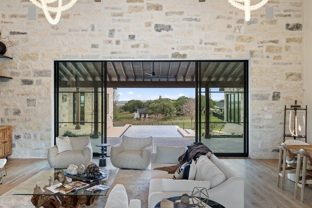 27031 Haynie Flat Rd, Spicewood, TX 78669