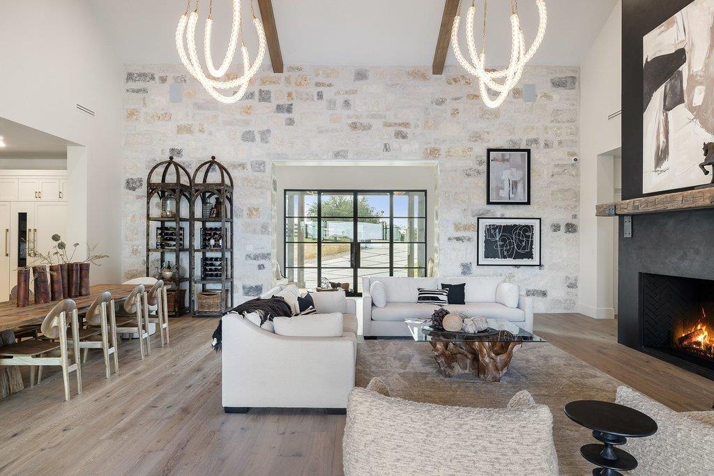 27031 Haynie Flat Rd, Spicewood, TX 78669