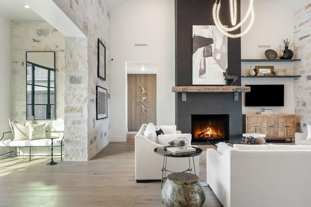 27031 Haynie Flat Rd, Spicewood, TX 78669