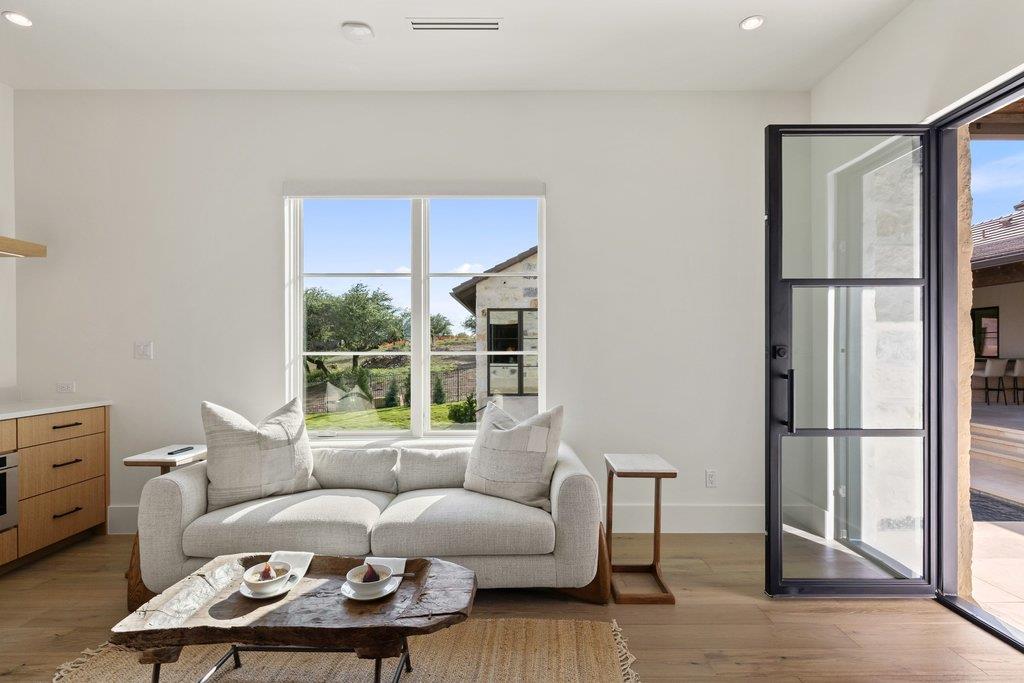 27031 Haynie Flat Rd, Spicewood, TX 78669