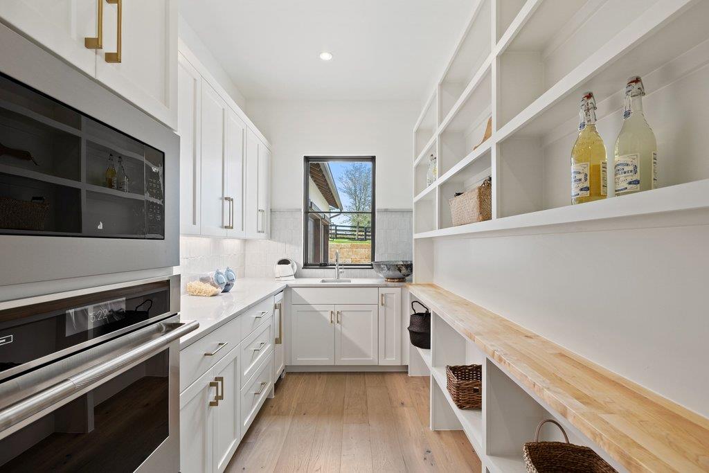 27031 Haynie Flat Rd, Spicewood, TX 78669