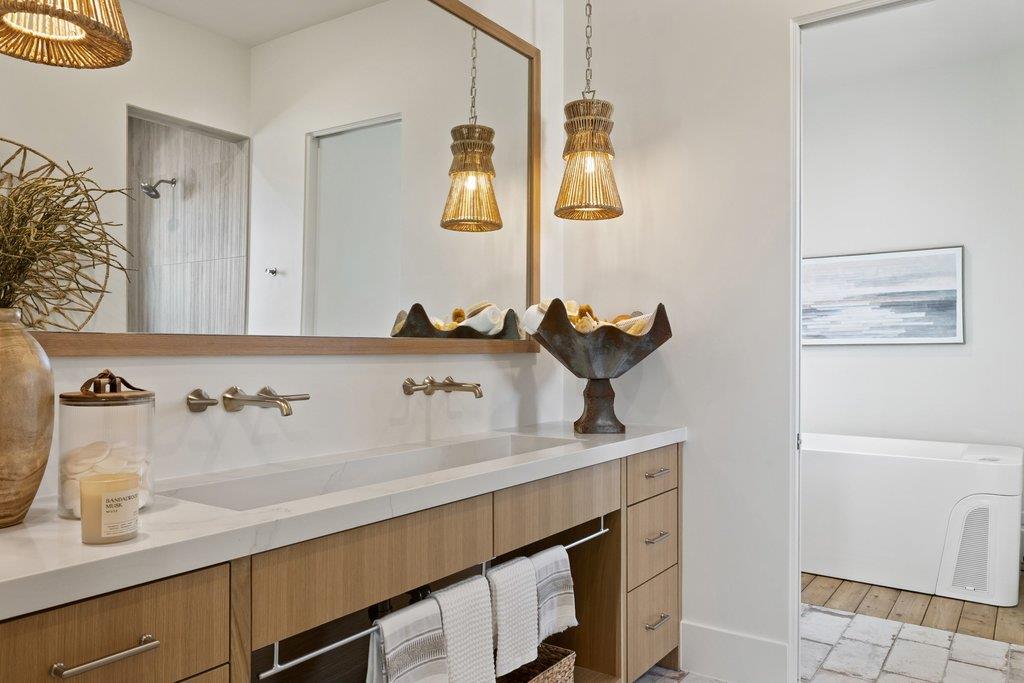 27031 Haynie Flat Rd, Spicewood, TX 78669