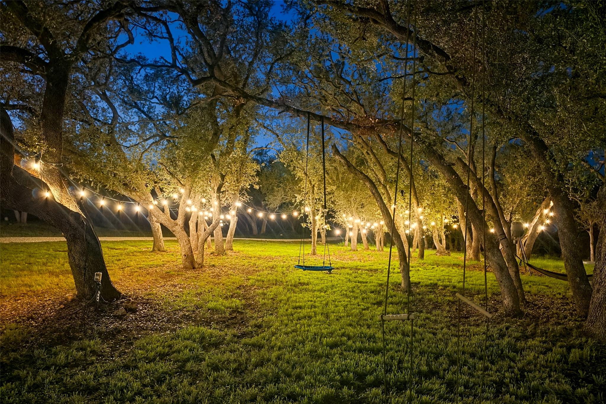 330 Live Oak Hills Ct, San Marcos, TX 78666