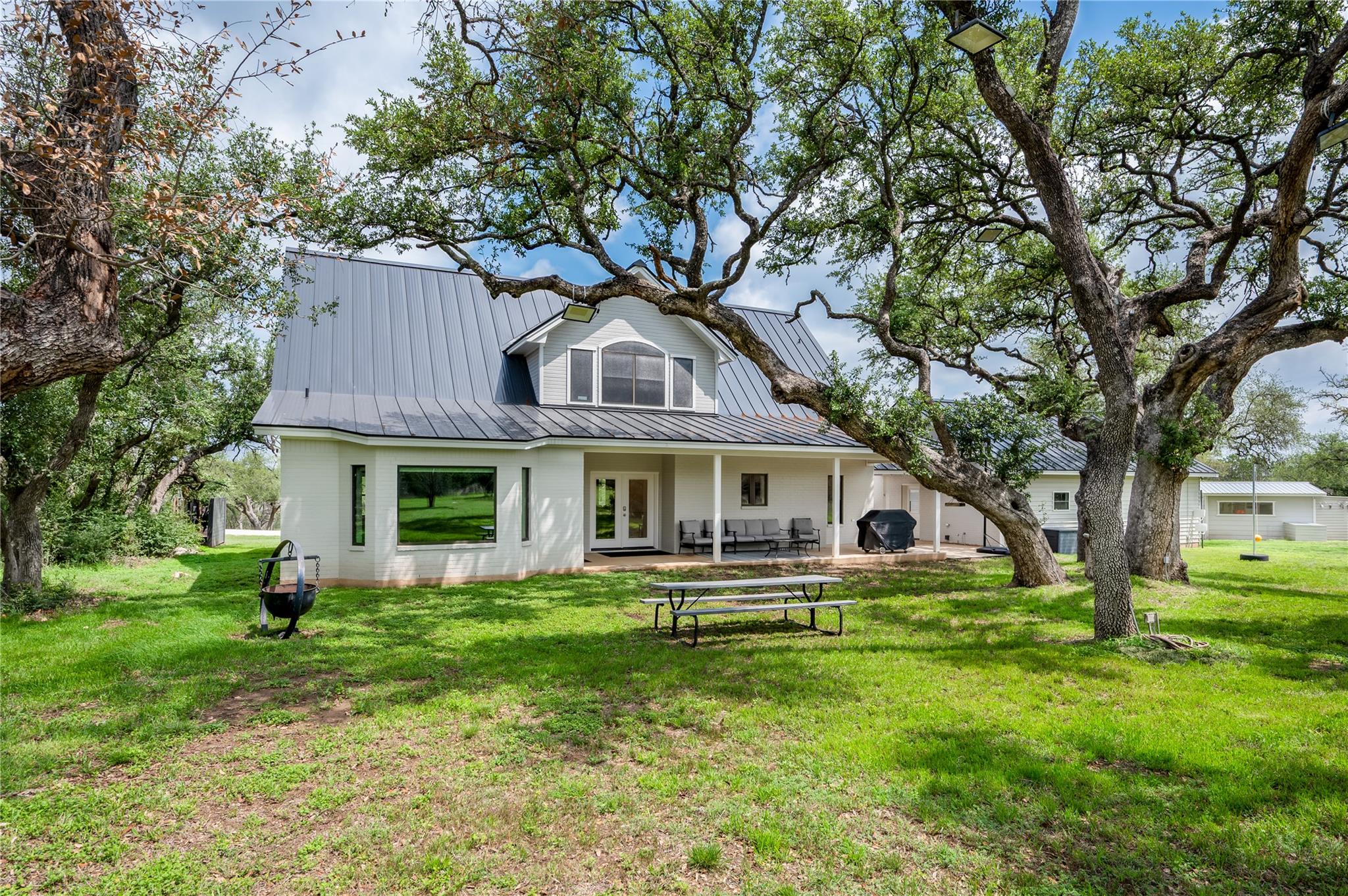 330 Live Oak Hills Ct, San Marcos, TX 78666