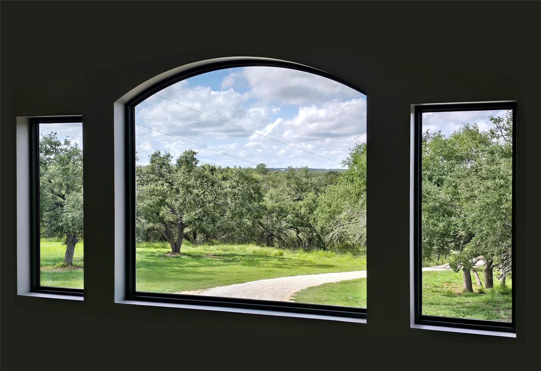 330 Live Oak Hills Ct, San Marcos, TX 78666