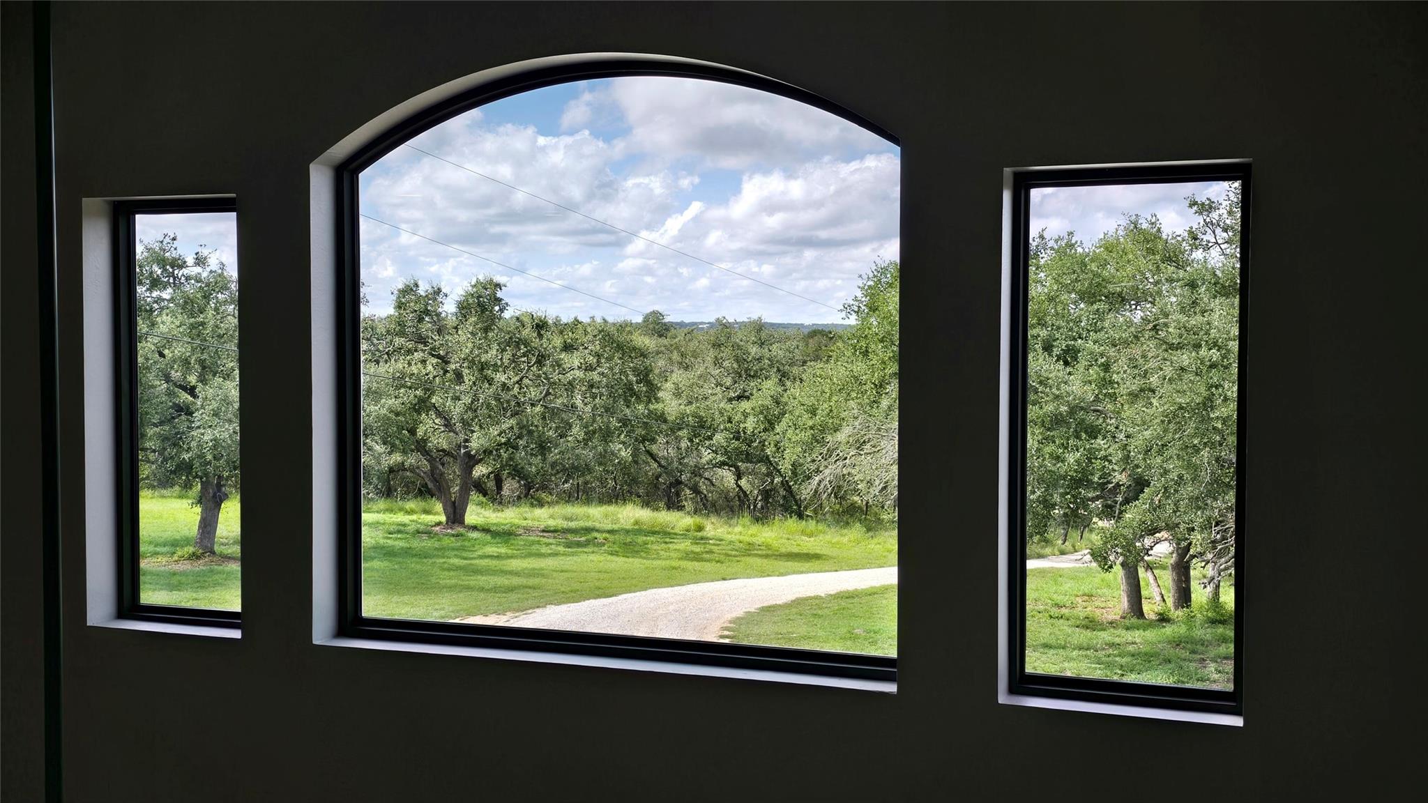 330 Live Oak Hills Ct, San Marcos, TX 78666