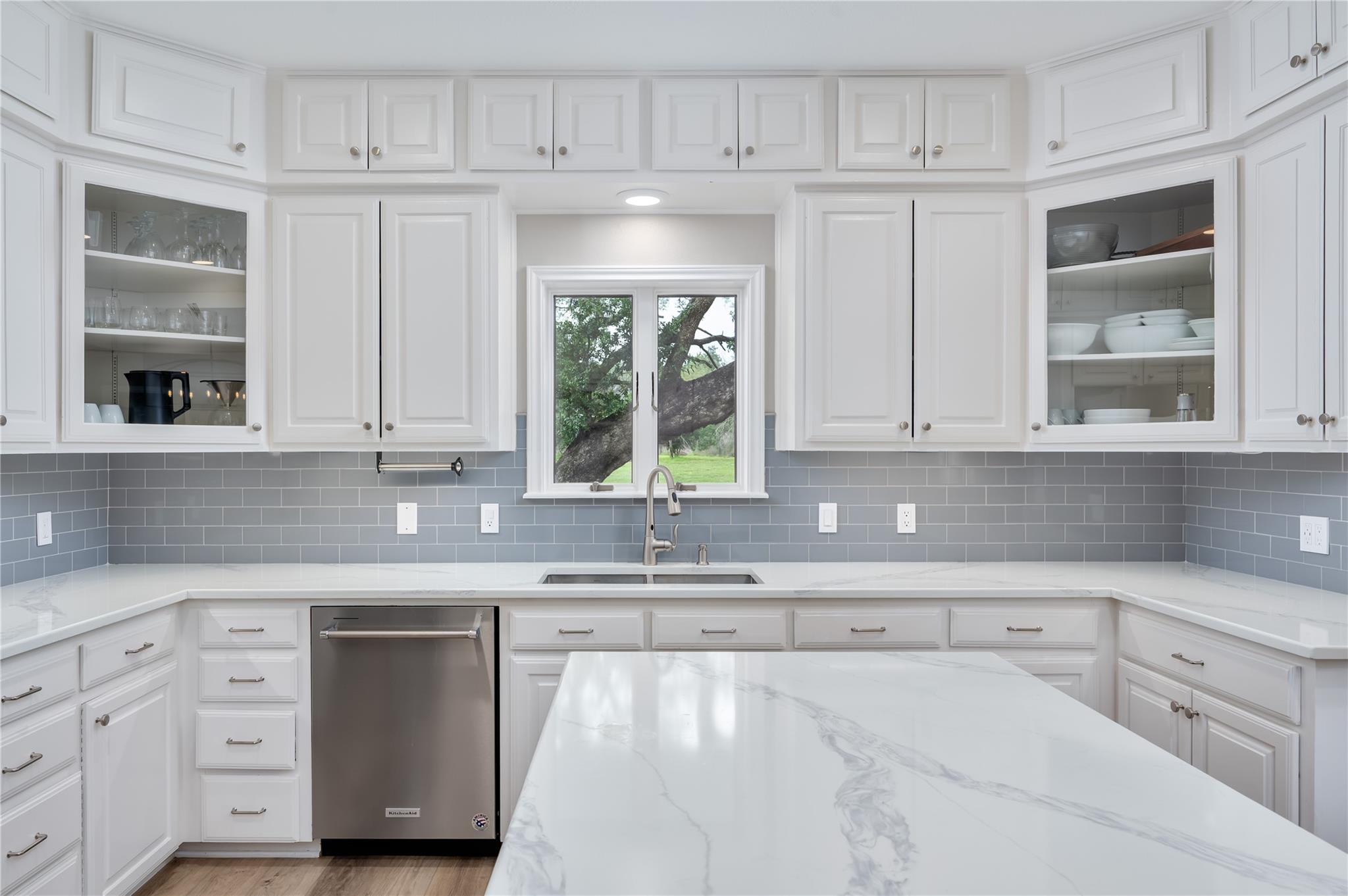 330 Live Oak Hills Ct, San Marcos, TX 78666