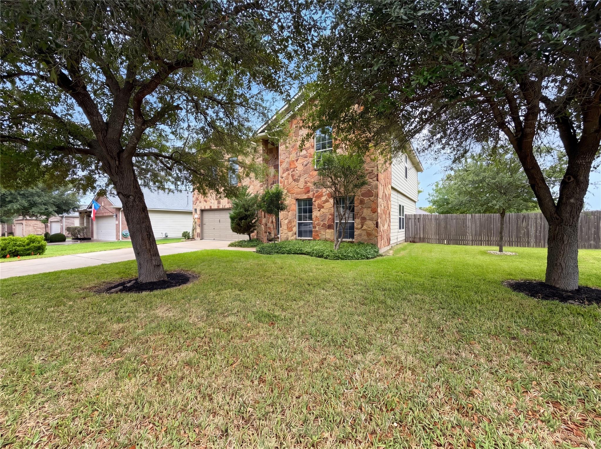 2002 Concan Dr, Hutto, TX 78634