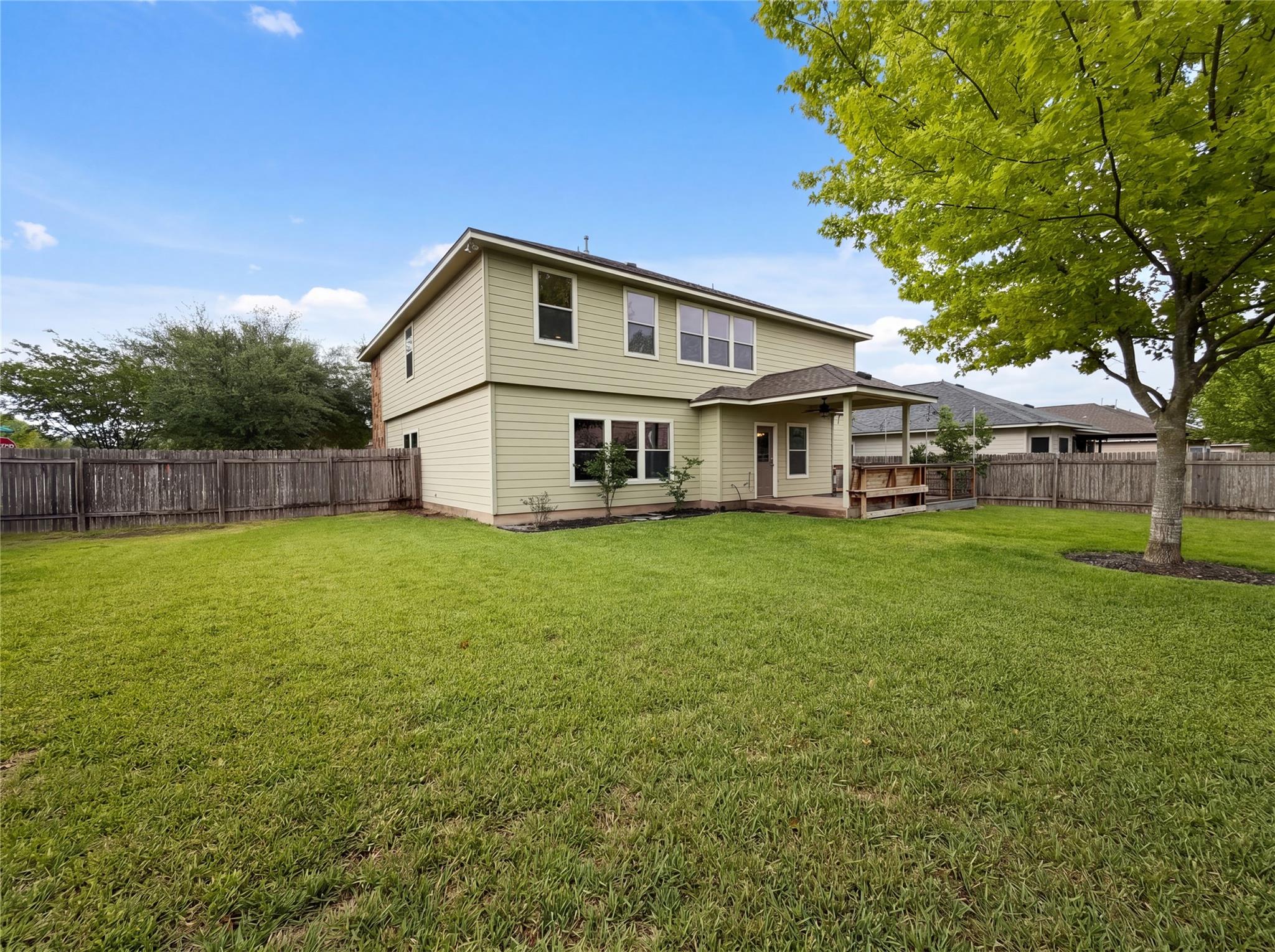 2002 Concan Dr, Hutto, TX 78634