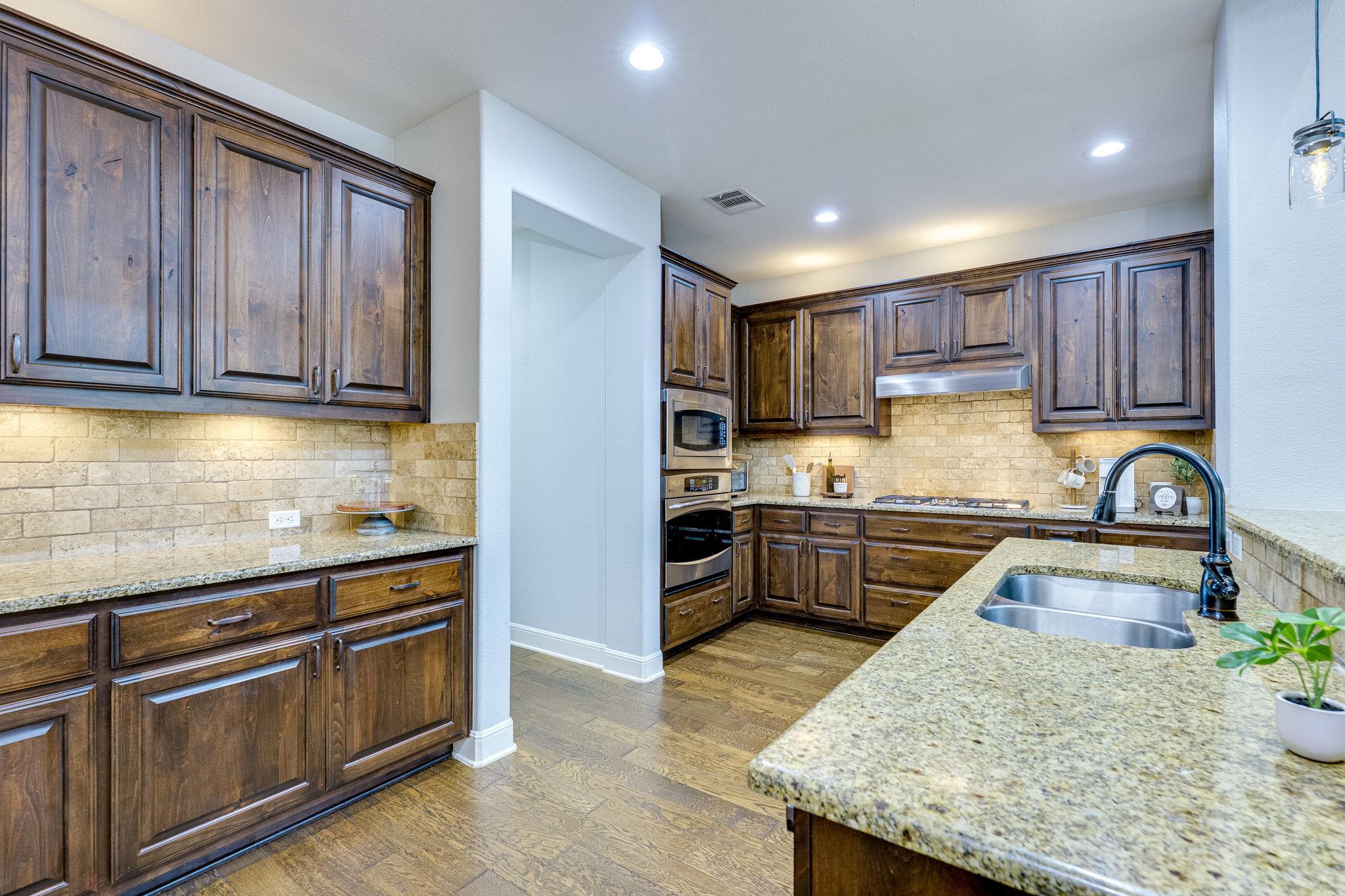 11932 Palisades Pkwy, Austin, TX 78732