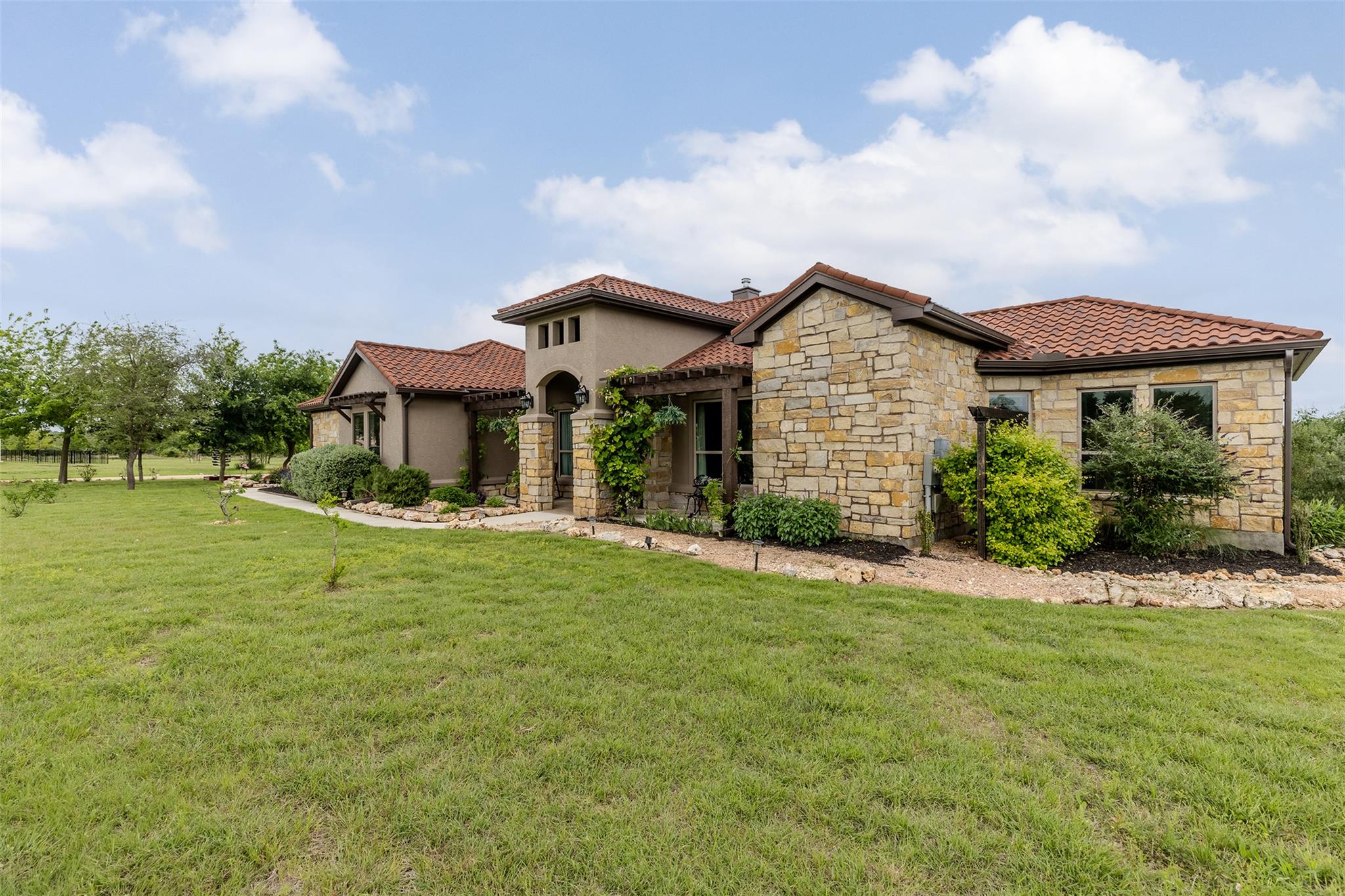 128 Strada Luca, Florence, TX 76527