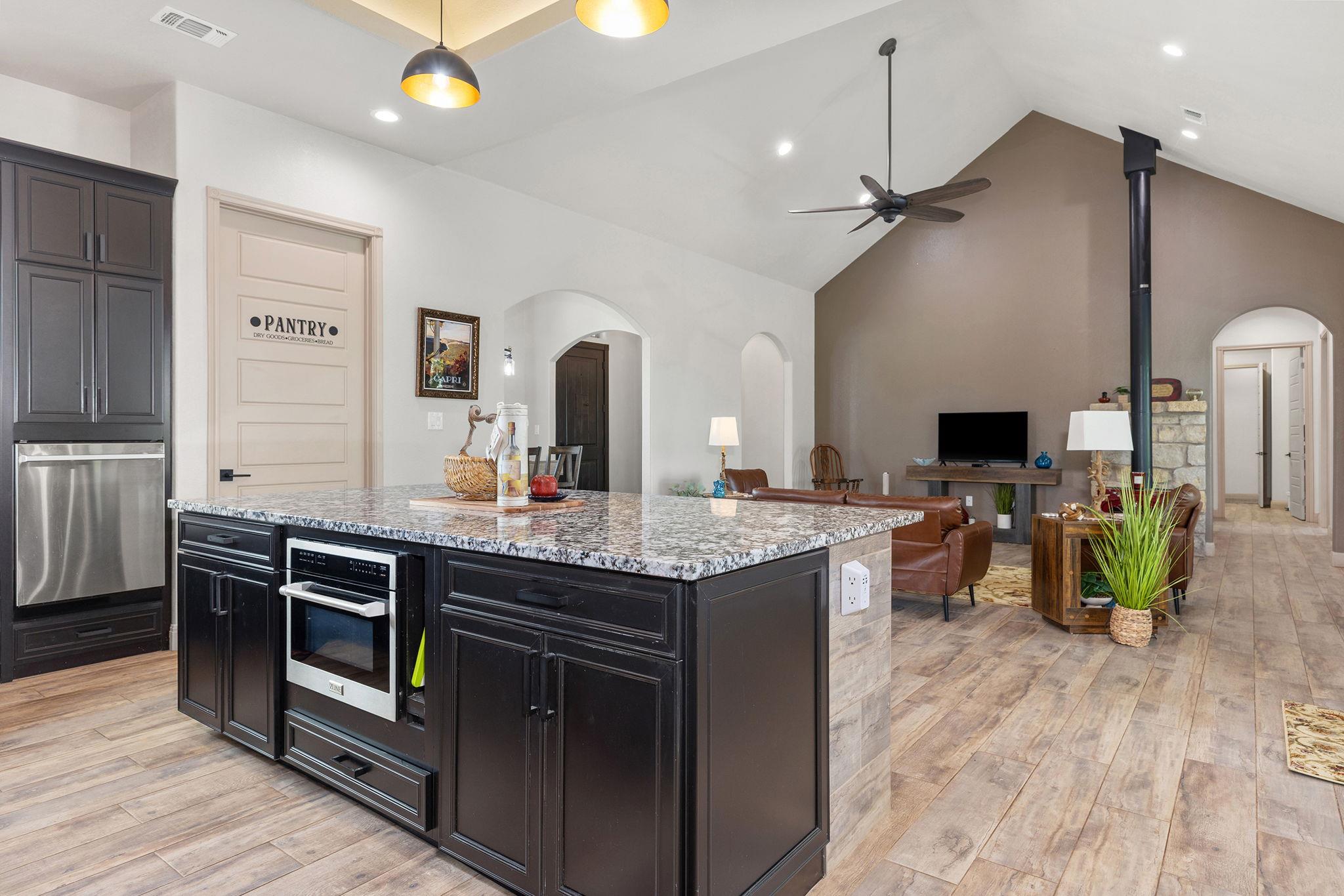 128 Strada Luca, Florence, TX 76527