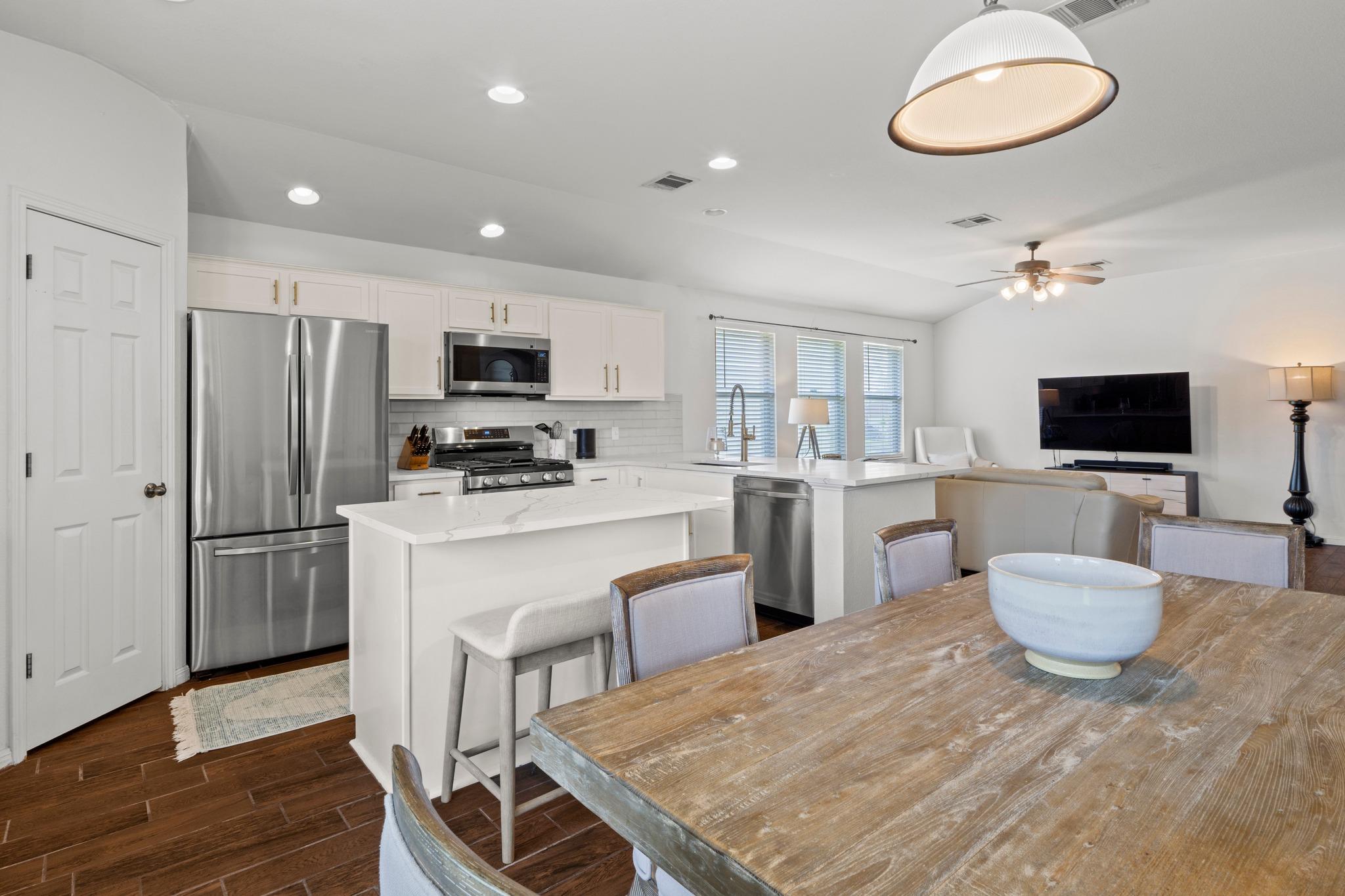 2004 Dry Season Trl, Austin, TX 78754