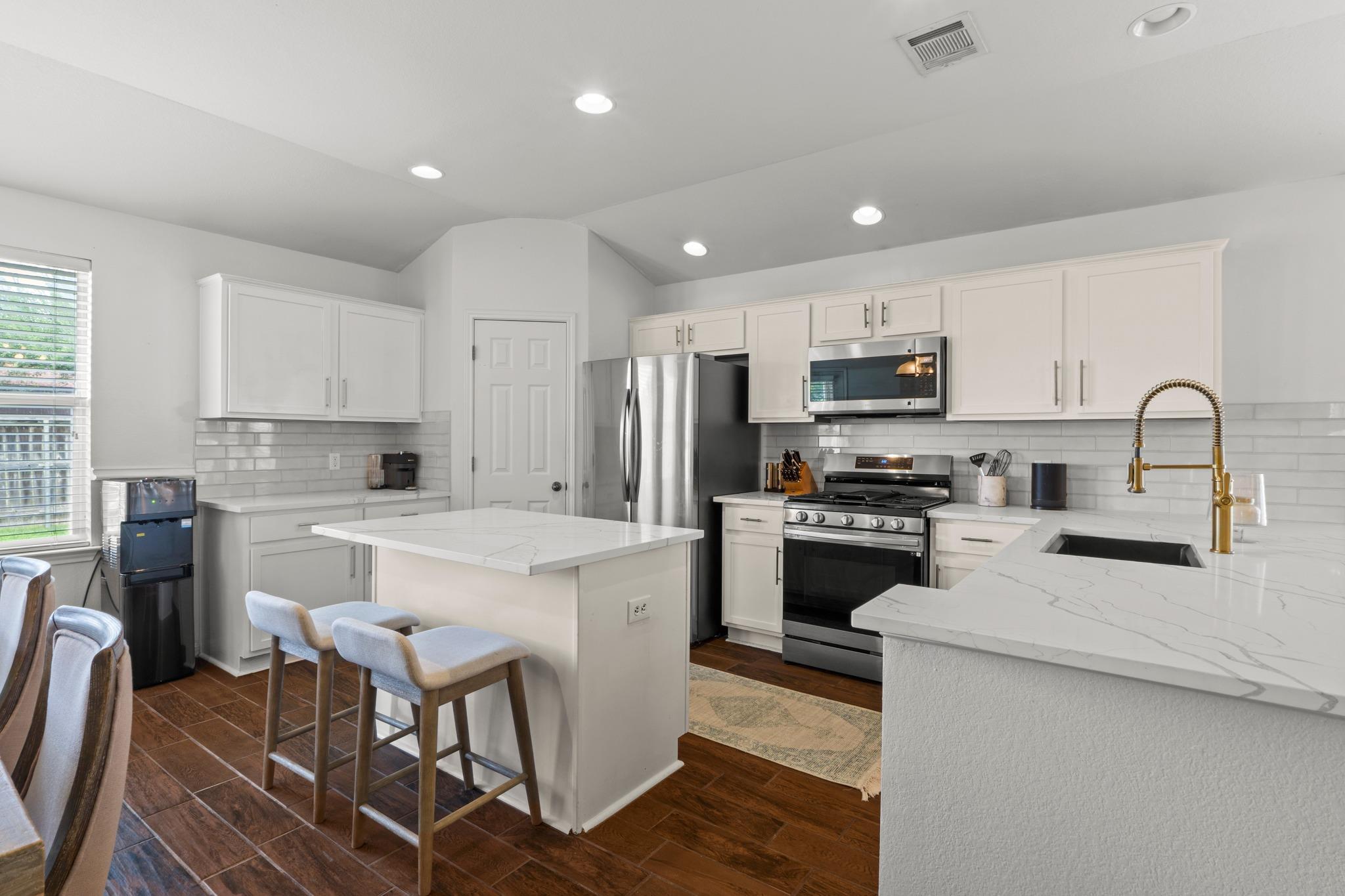 2004 Dry Season Trl, Austin, TX 78754