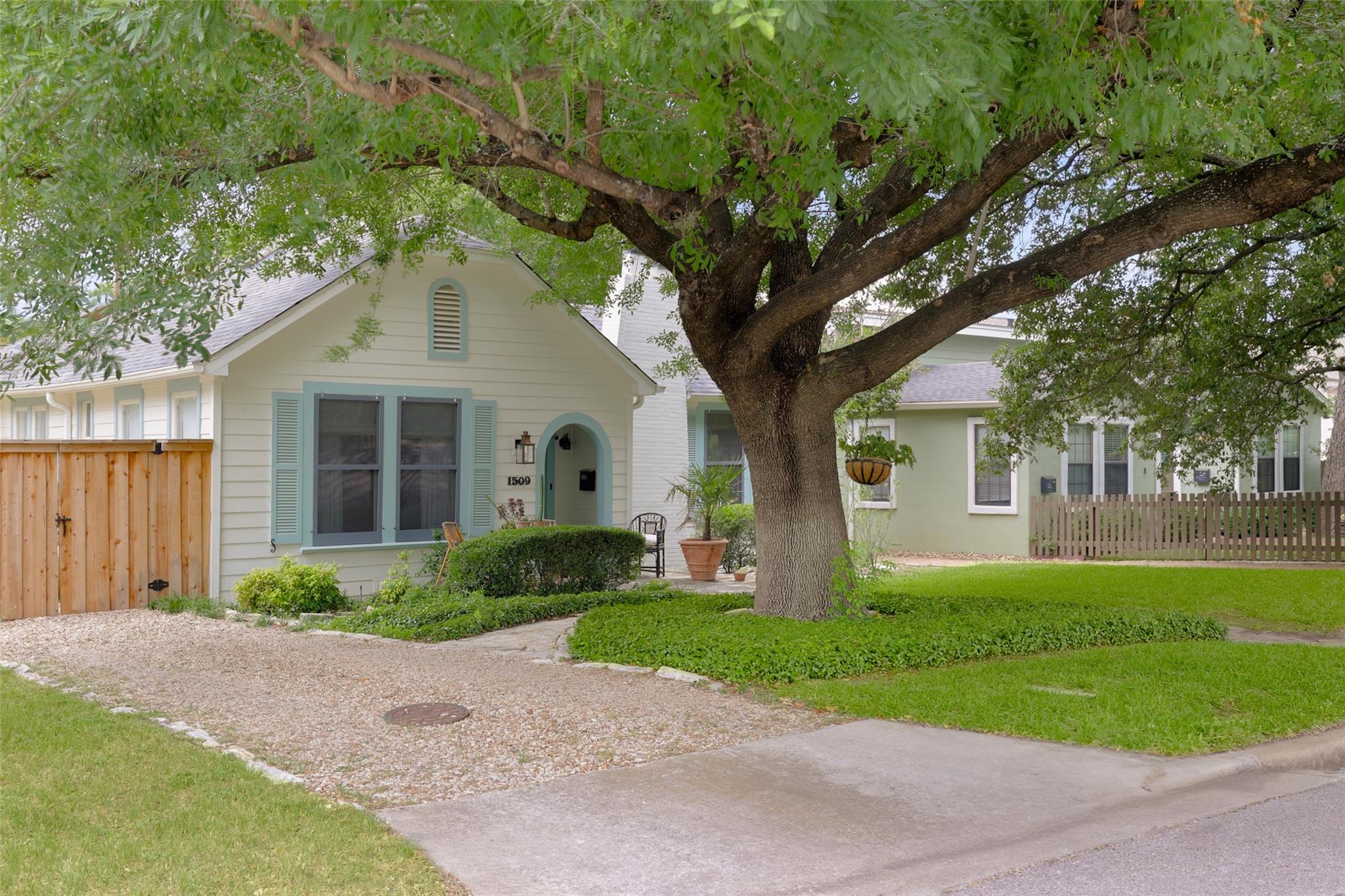 1509 Palma Plz, Austin, TX 78703