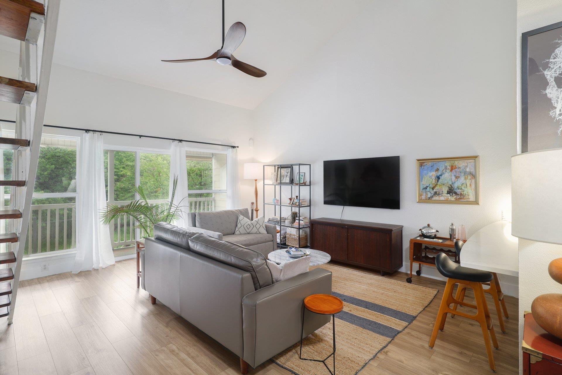 1818 S Lakeshore Blvd # 25, Austin, TX 78741