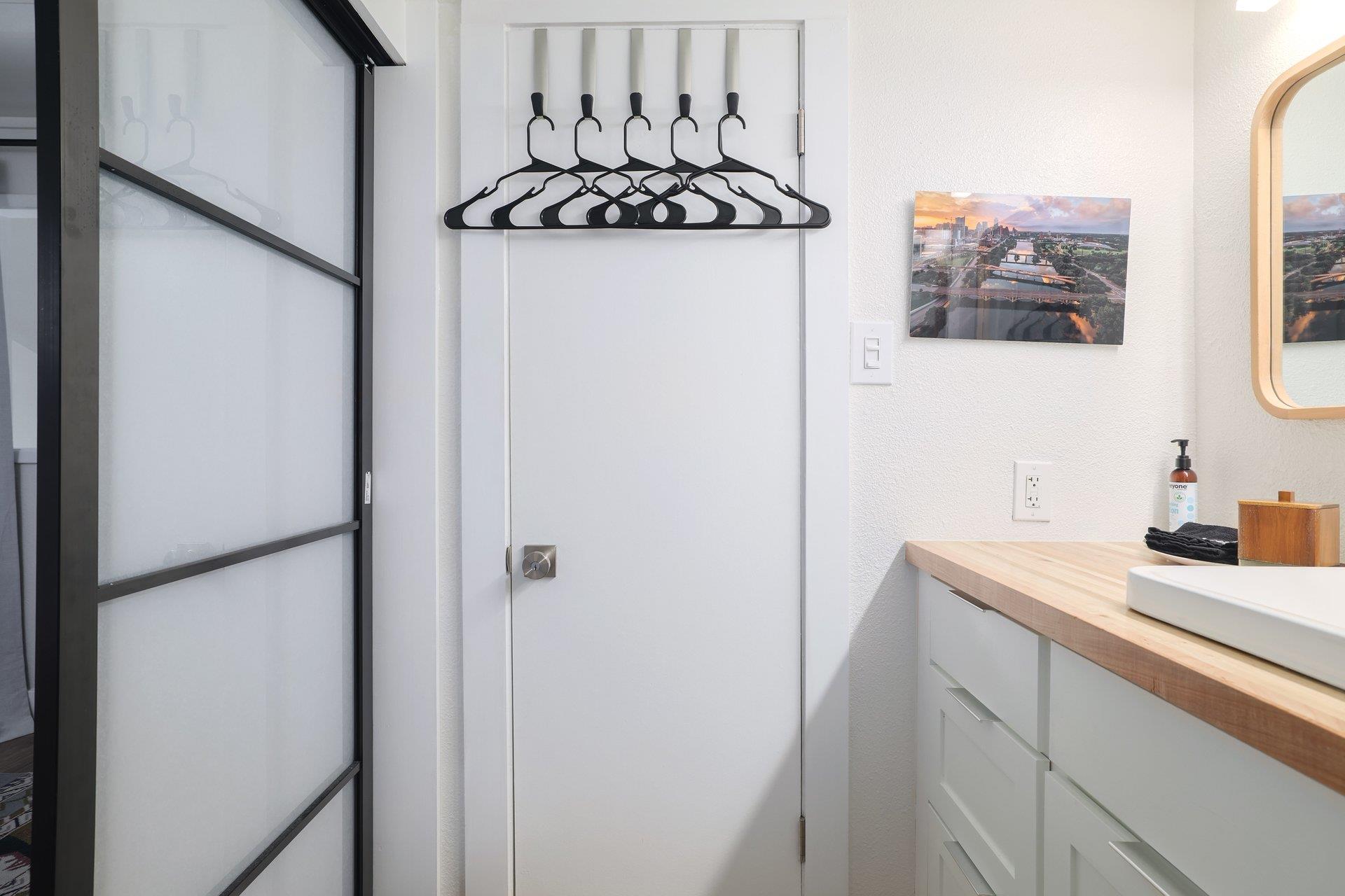 1818 S Lakeshore Blvd # 25, Austin, TX 78741