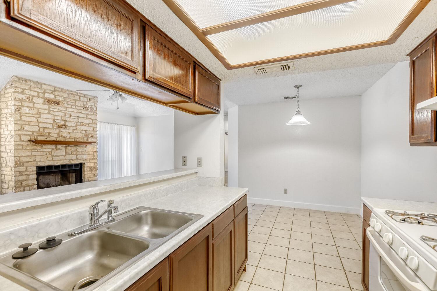 7806 Chimayo Cv # B, Austin, TX 78729