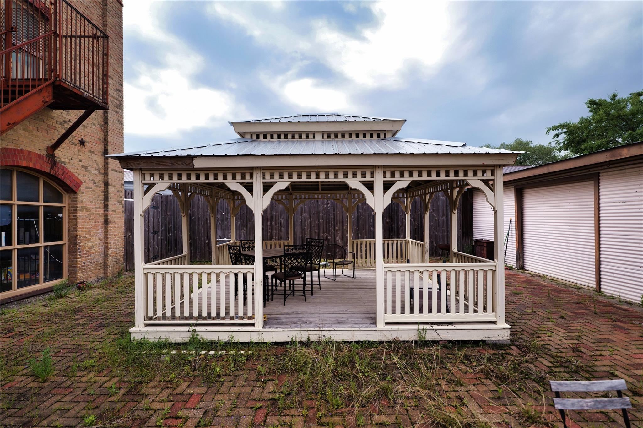 335&330 N Lampasas St, Bertram, TX 78605