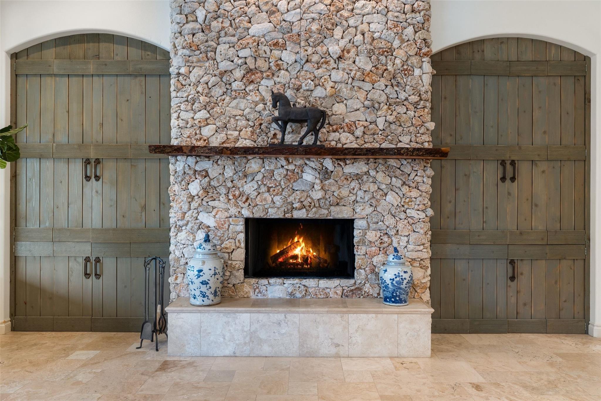 105 Harbor Hill Dr, Lakeway, TX 78734