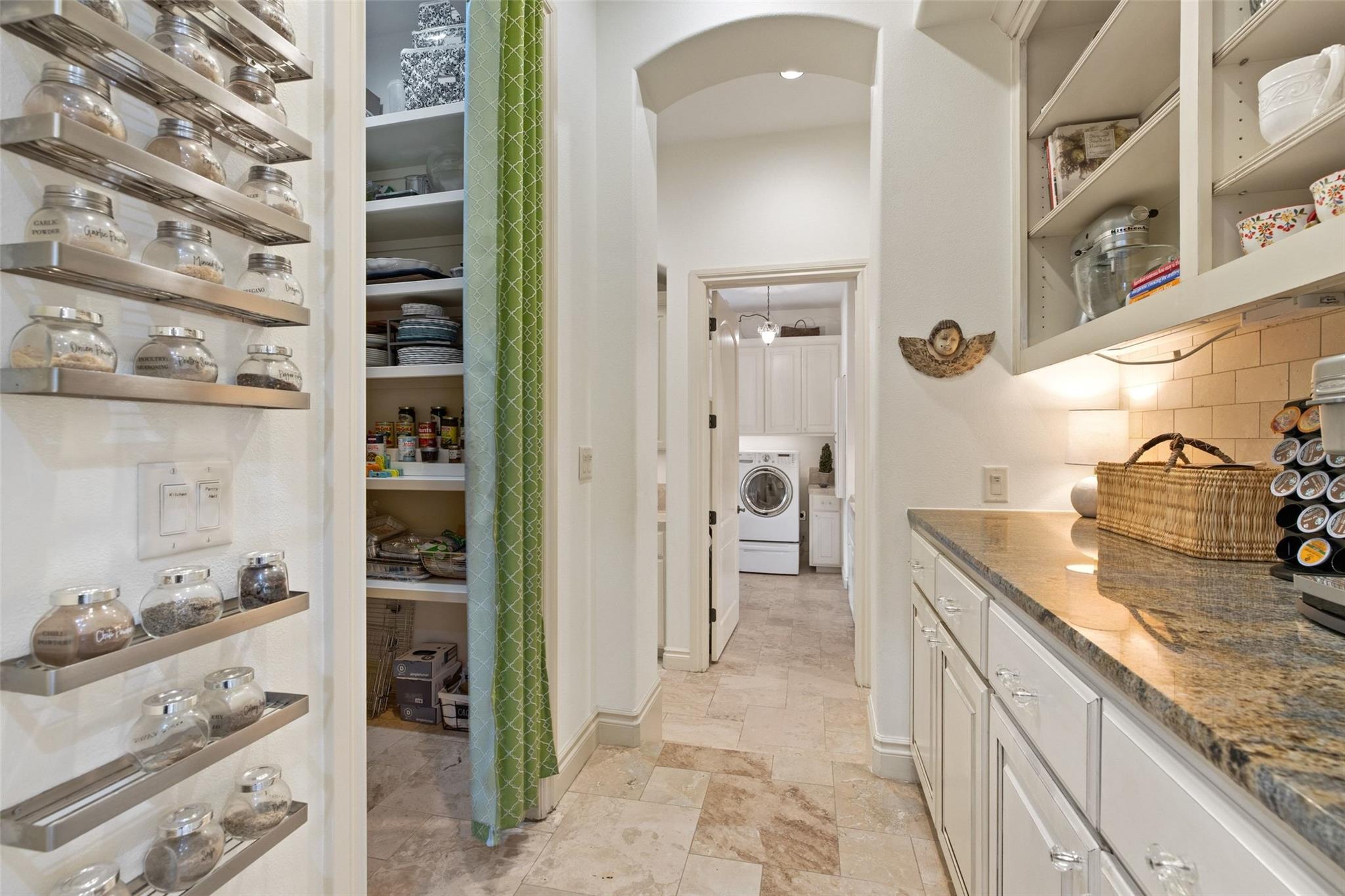 105 Harbor Hill Dr, Lakeway, TX 78734