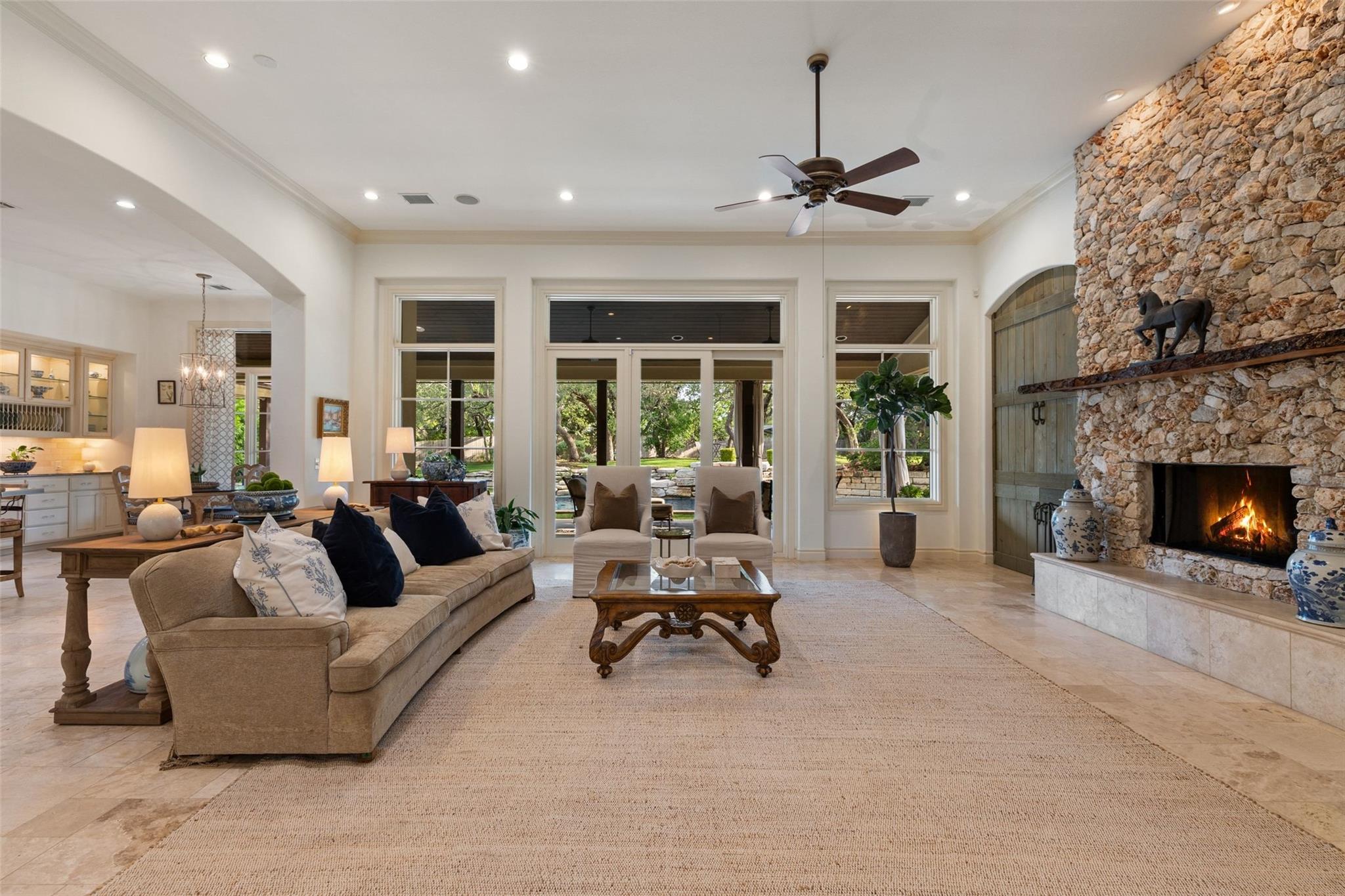 105 Harbor Hill Dr, Lakeway, TX 78734