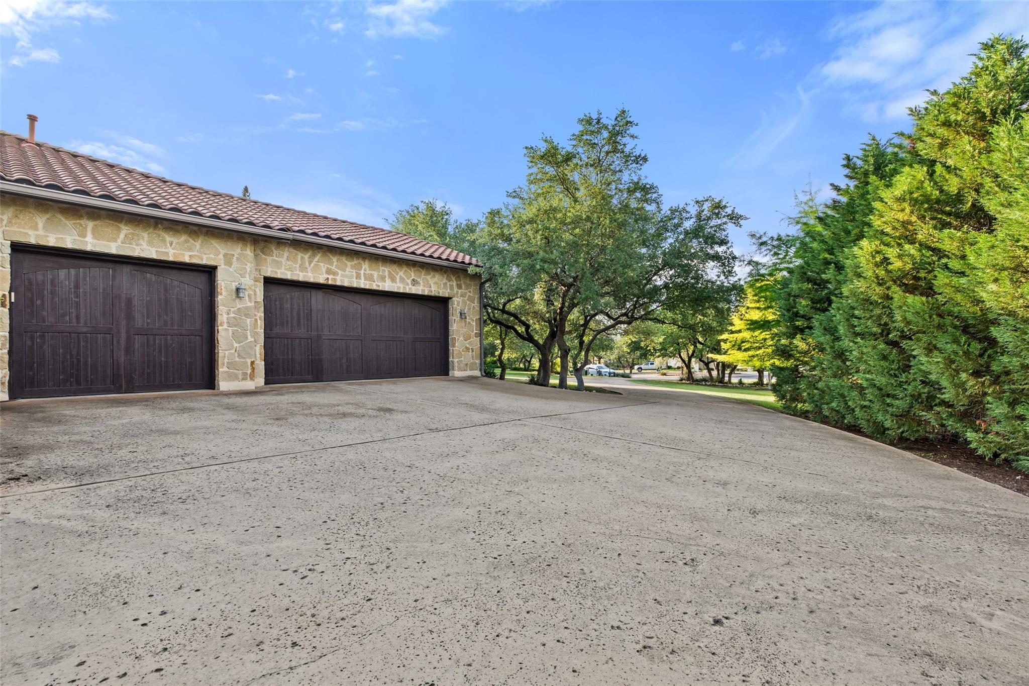 105 Harbor Hill Dr, Lakeway, TX 78734