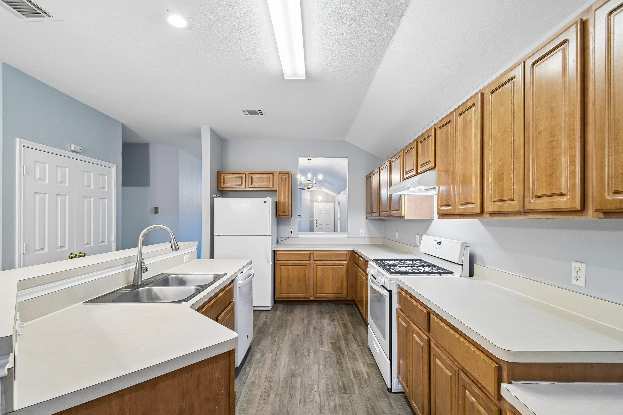 205 Cavalry Trl, Elgin, TX 78621