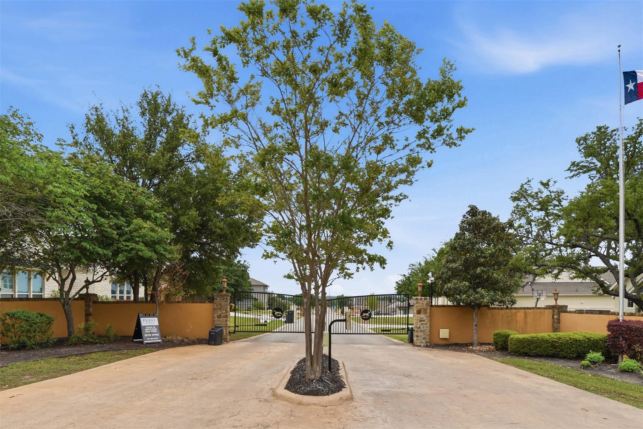 320 Onion Creek Ln, Driftwood, TX 78619