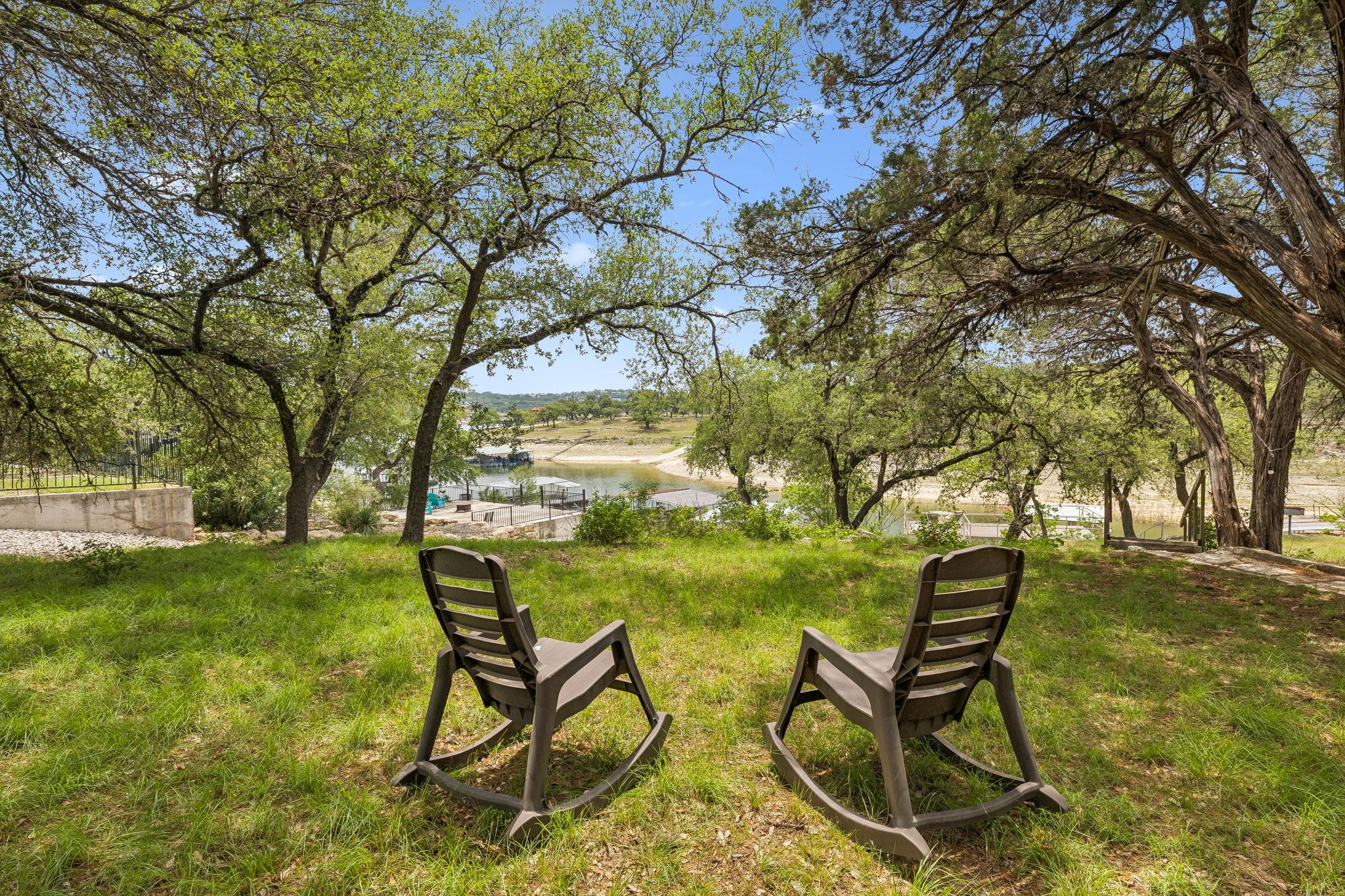 1115 Edgewater Dr, Spicewood, TX 78669