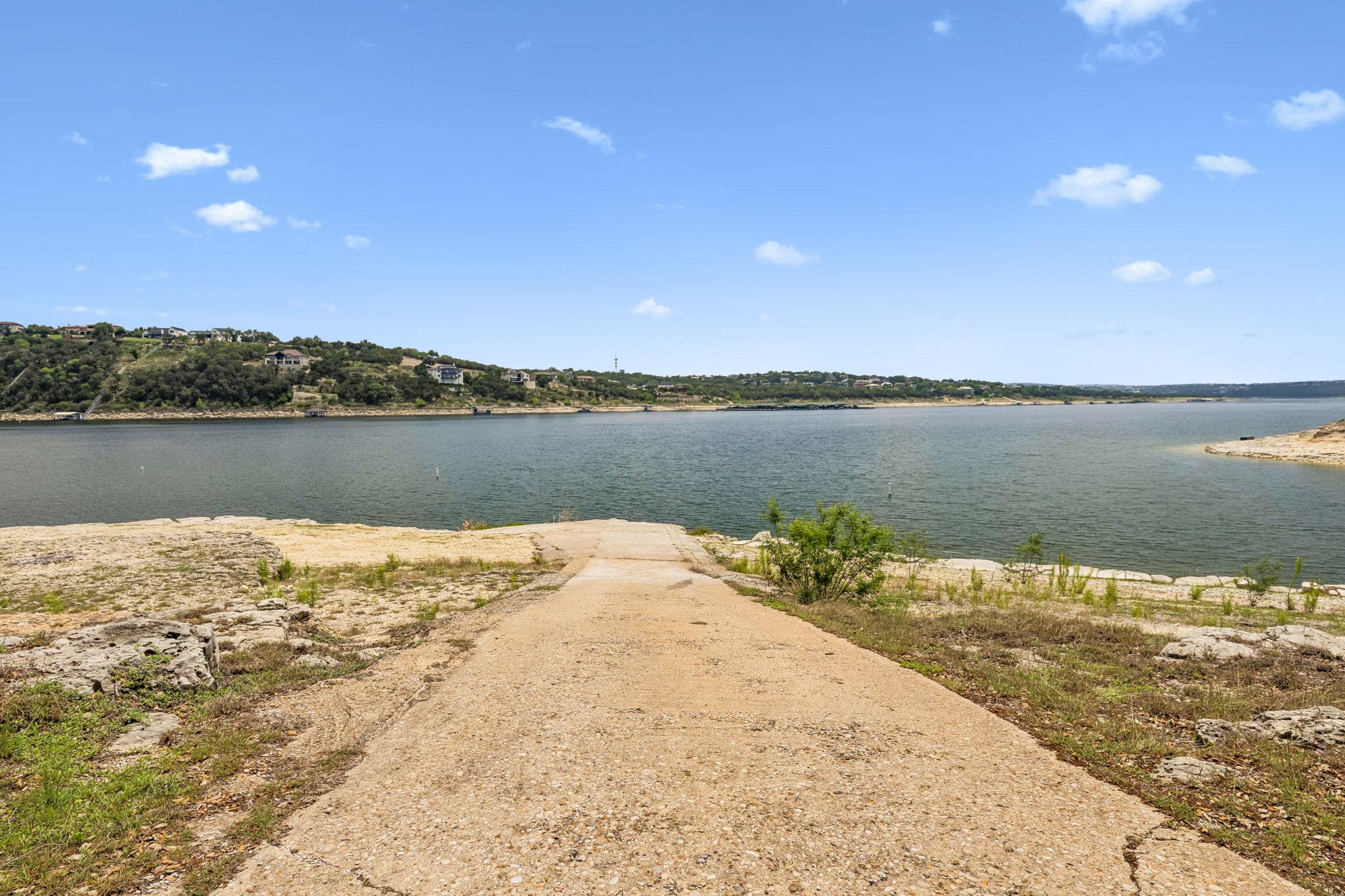 1115 Edgewater Dr, Spicewood, TX 78669