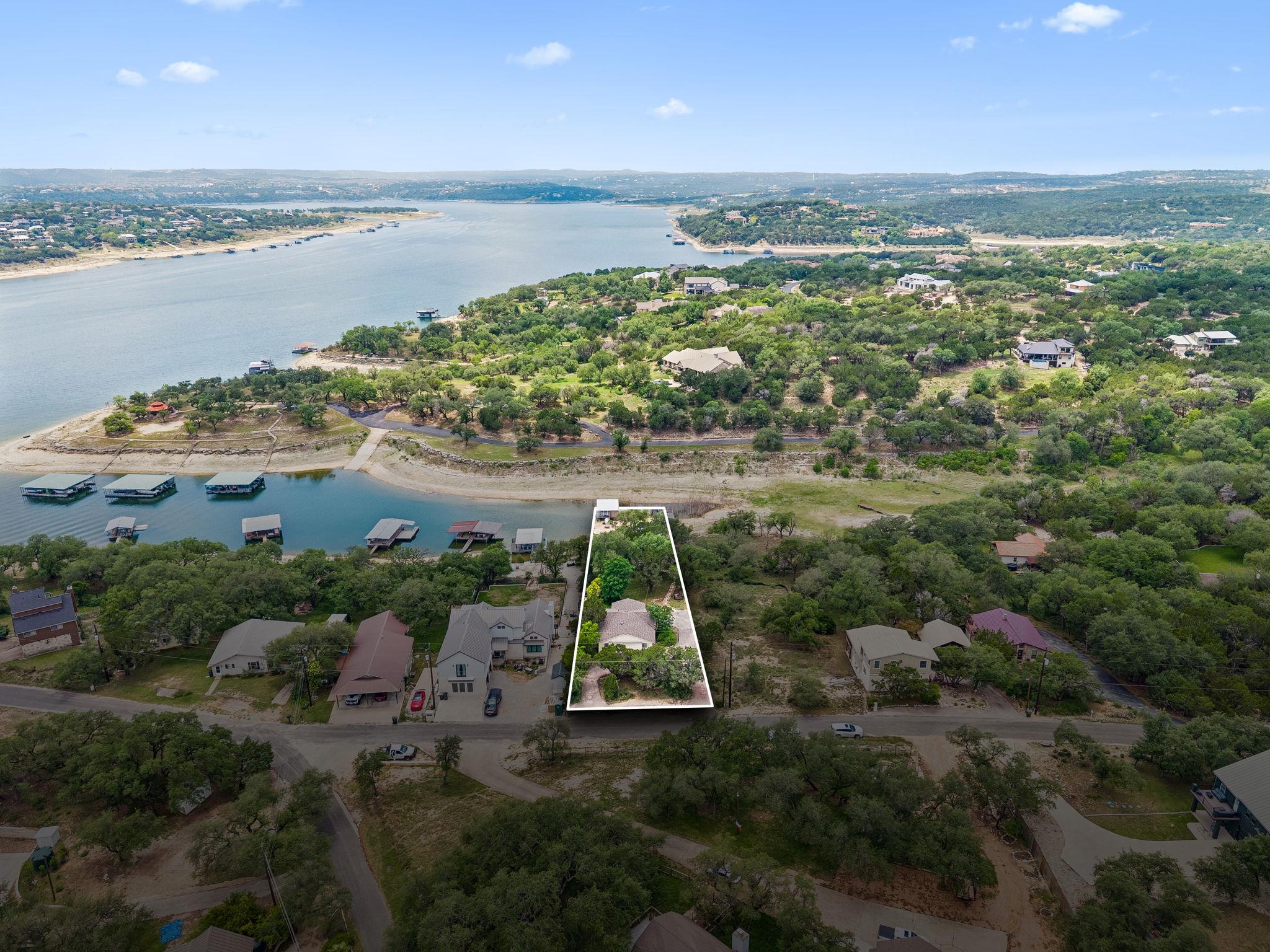 1115 Edgewater Dr, Spicewood, TX 78669