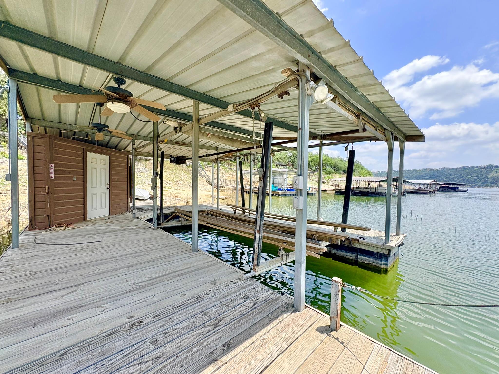 1115 Edgewater Dr, Spicewood, TX 78669