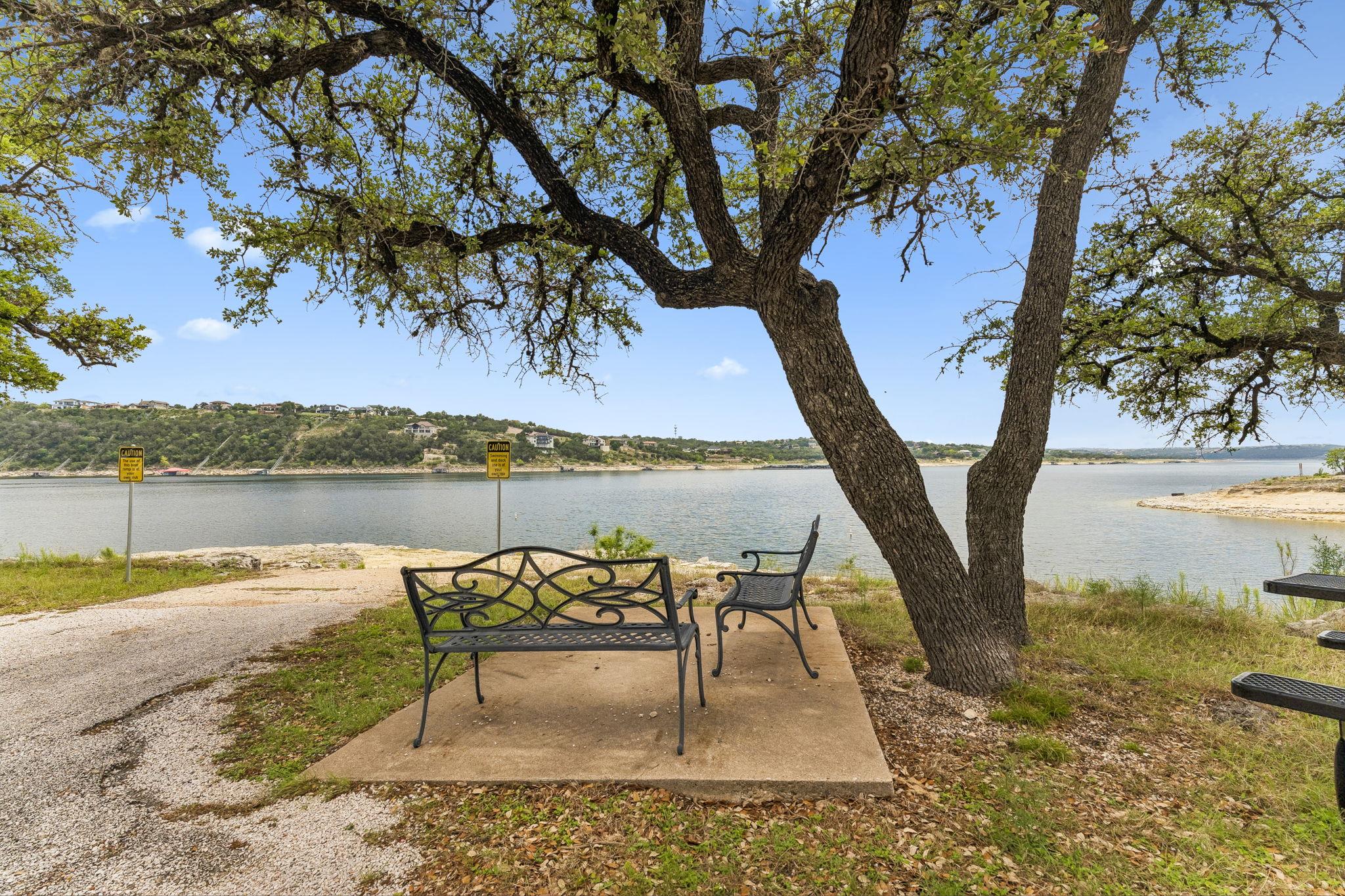 1115 Edgewater Dr, Spicewood, TX 78669