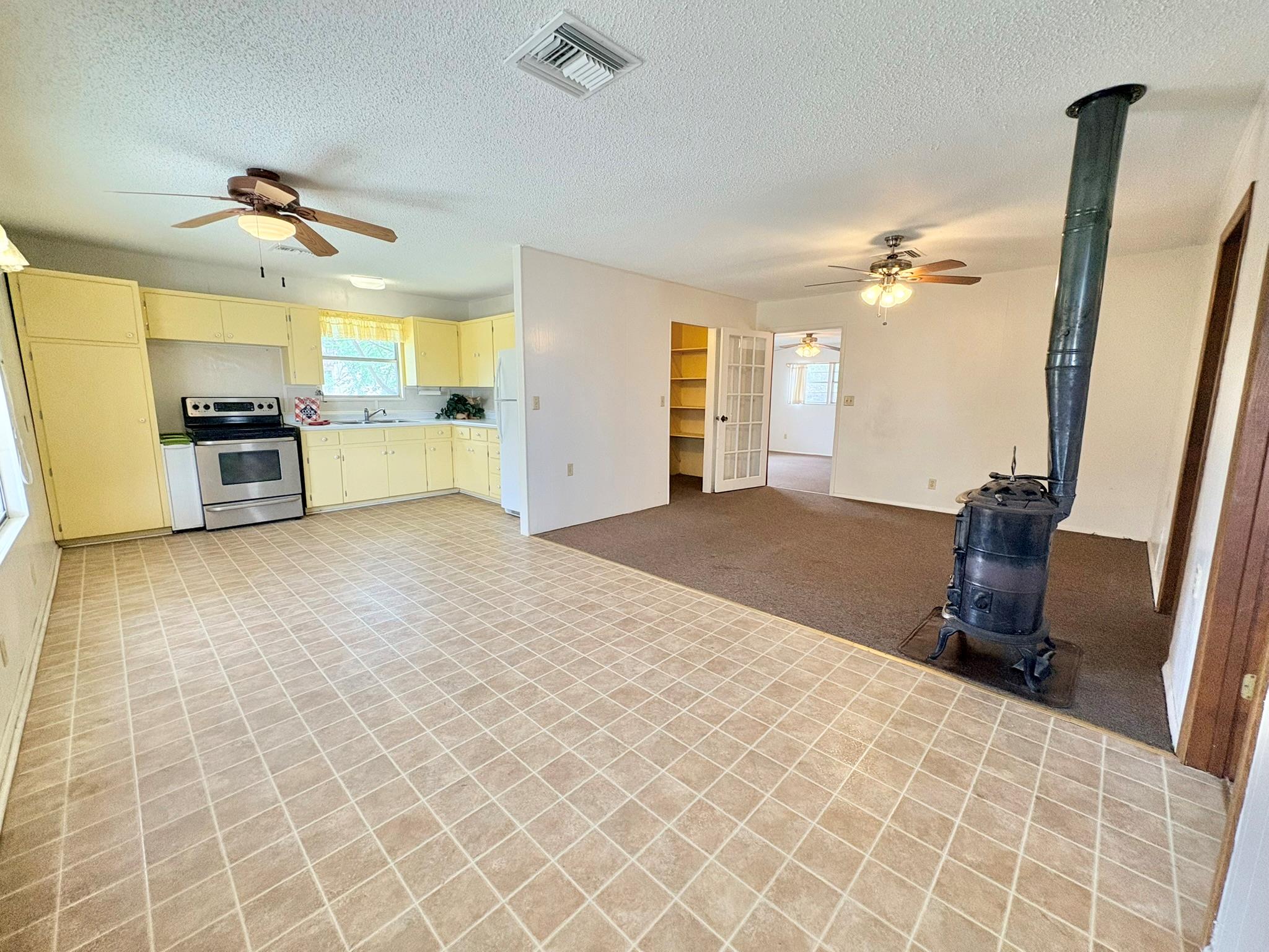 1115 Edgewater Dr, Spicewood, TX 78669