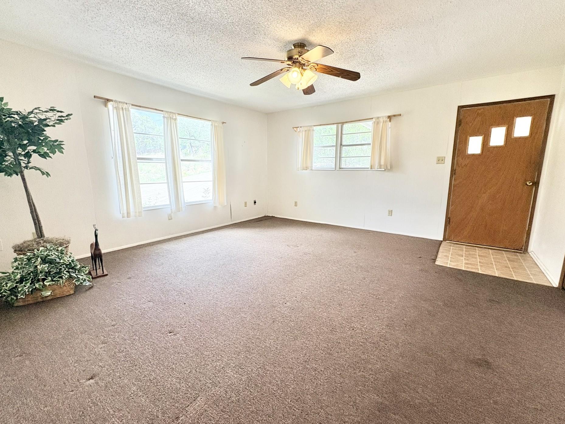 1115 Edgewater Dr, Spicewood, TX 78669