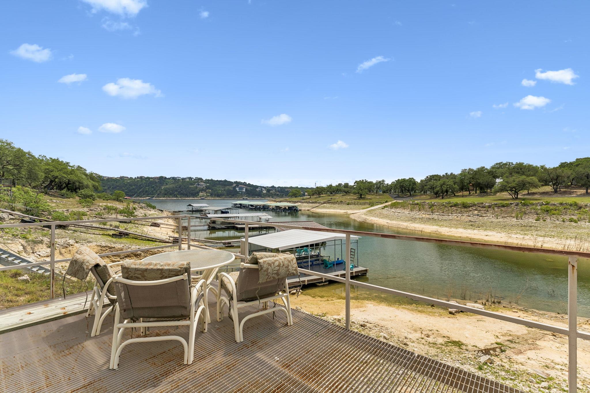 1115 Edgewater Dr, Spicewood, TX 78669