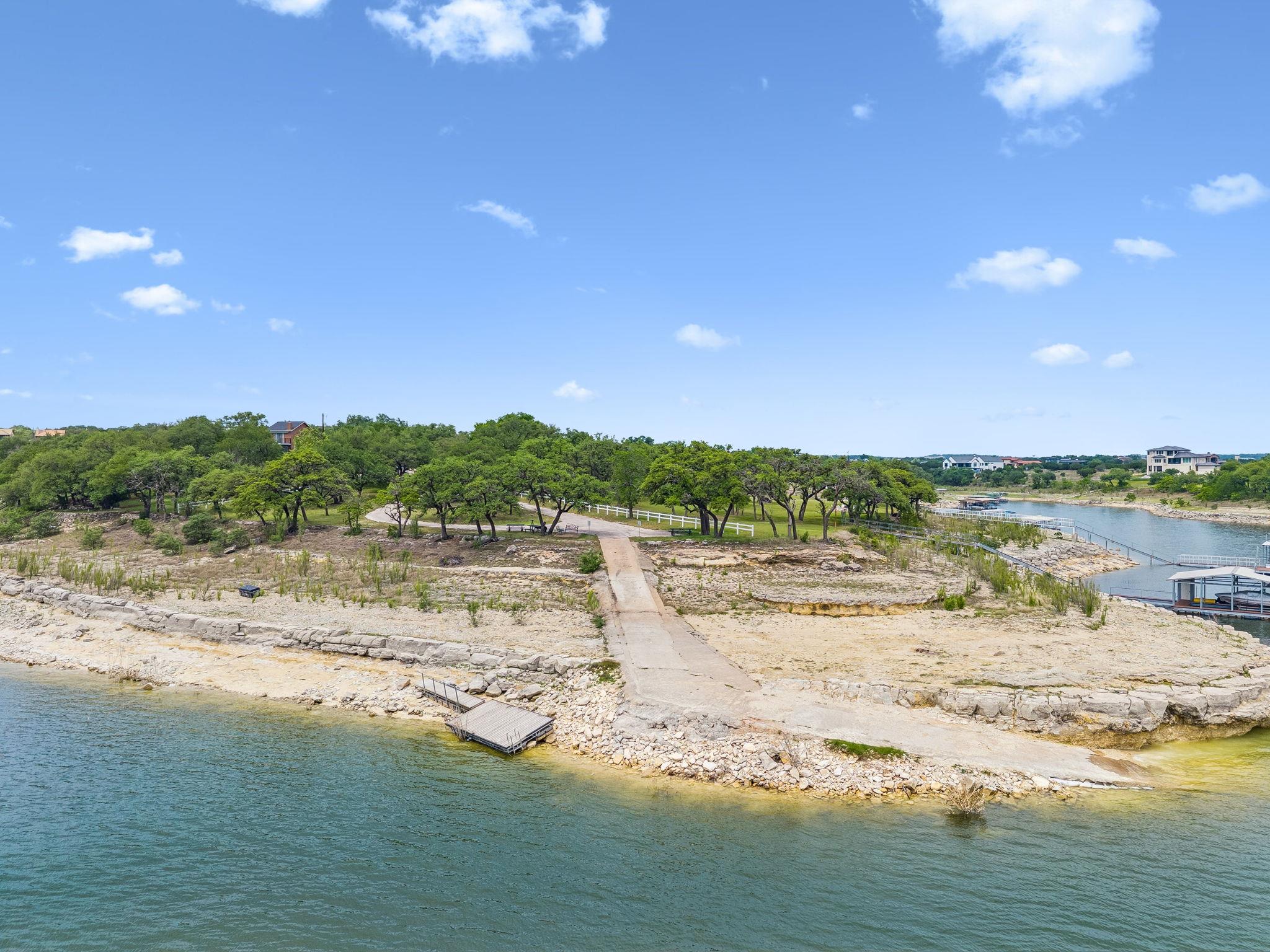 1115 Edgewater Dr, Spicewood, TX 78669